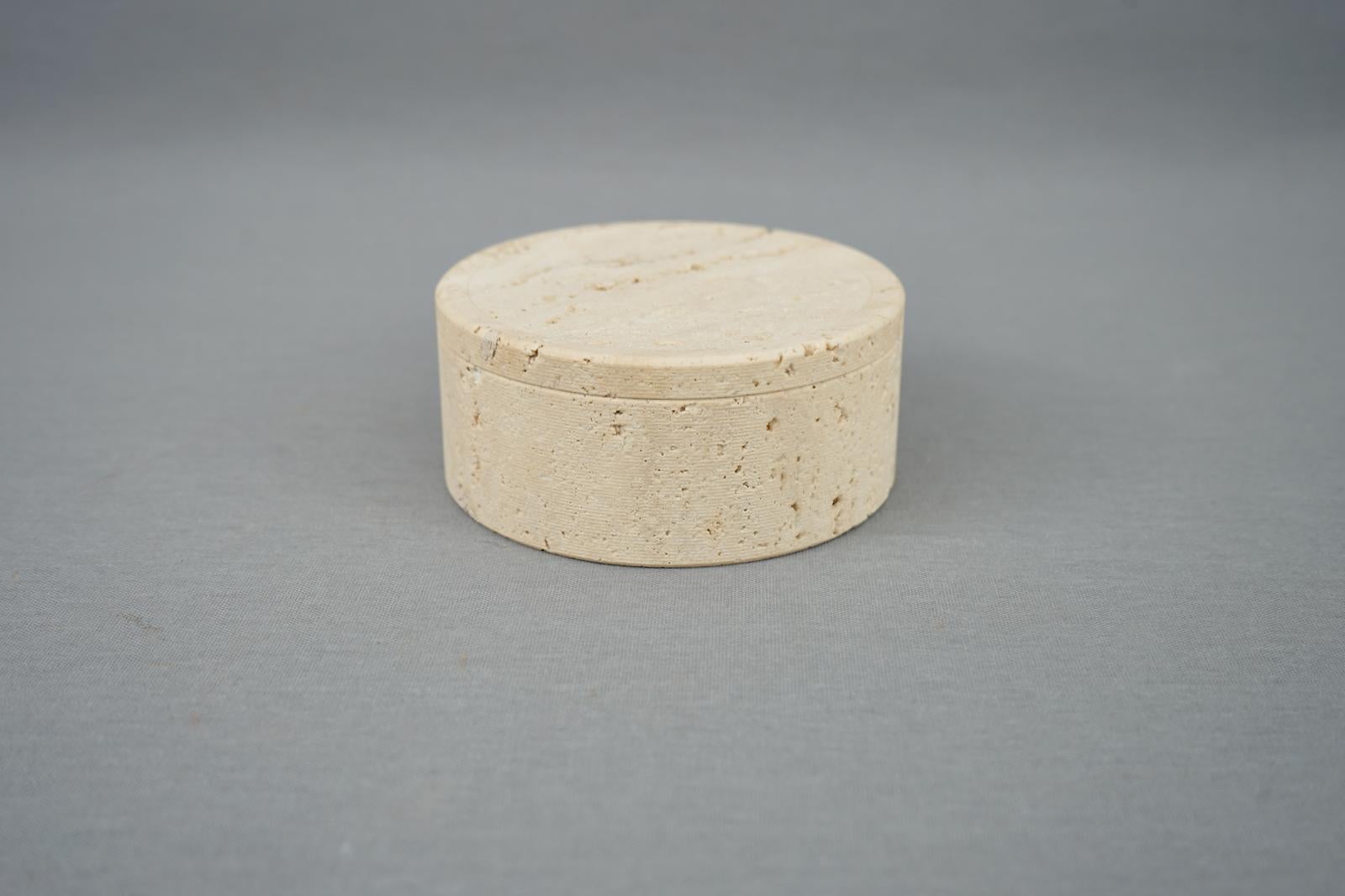 Small Travertine Box with Lid by Up & Up, Italy, 1970s For Sale 1