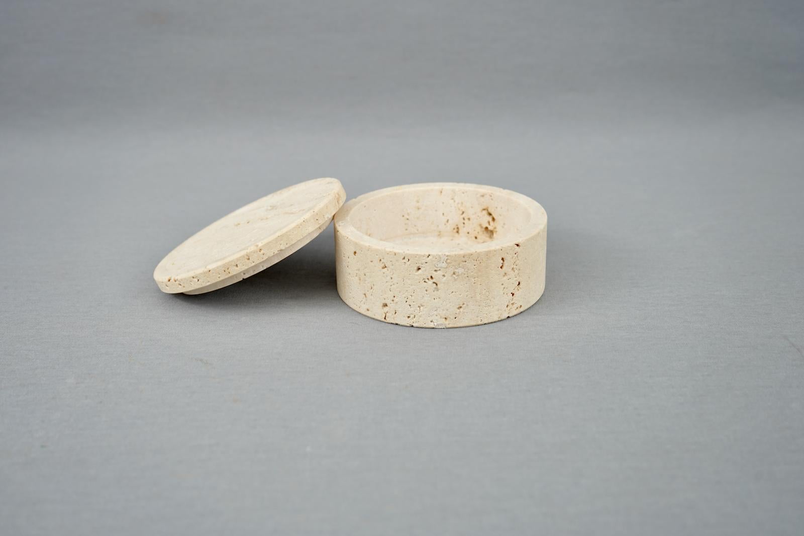 Small Travertine Box with Lid by Up & Up, Italy, 1970s For Sale 2