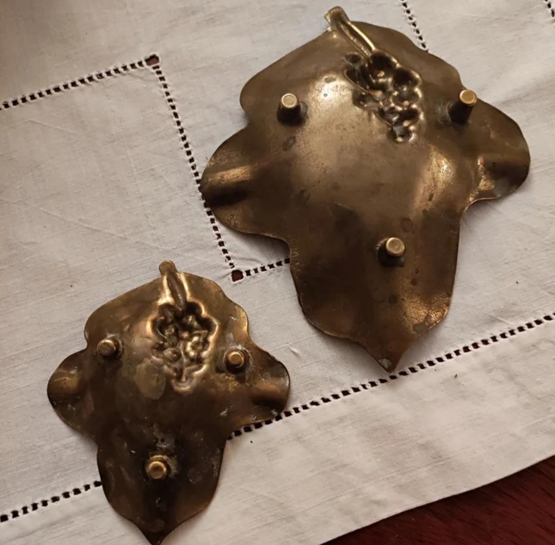 Bandejas Pequeñas en Forma de Hojas con Uvas de Bronce Francia Francés en venta