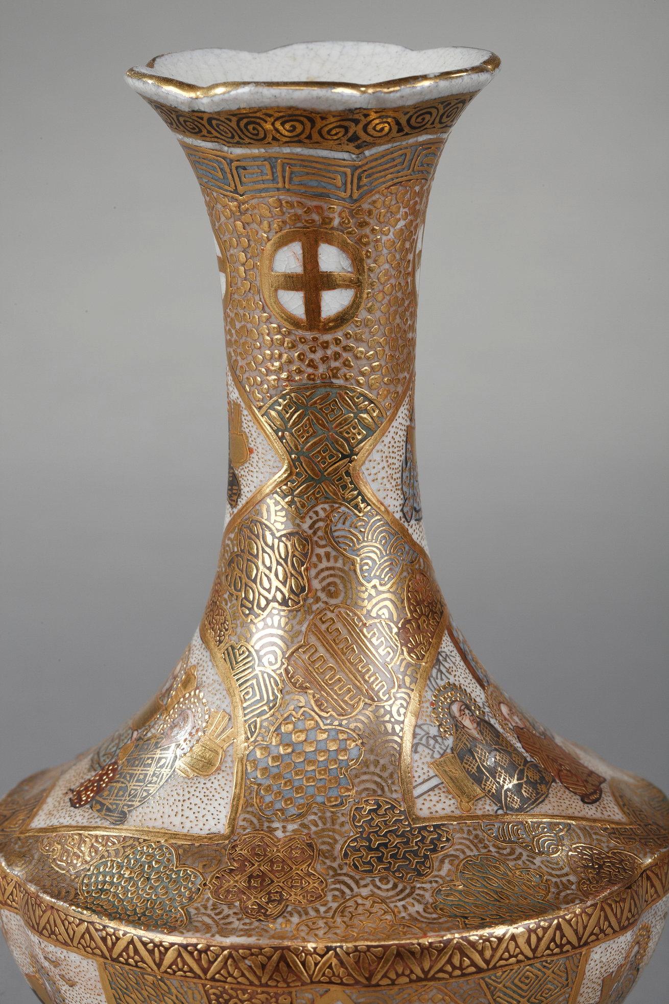 Small Tripod Satsuma Vase Decorated with the 18 Luohans, 19th Century For Sale 5