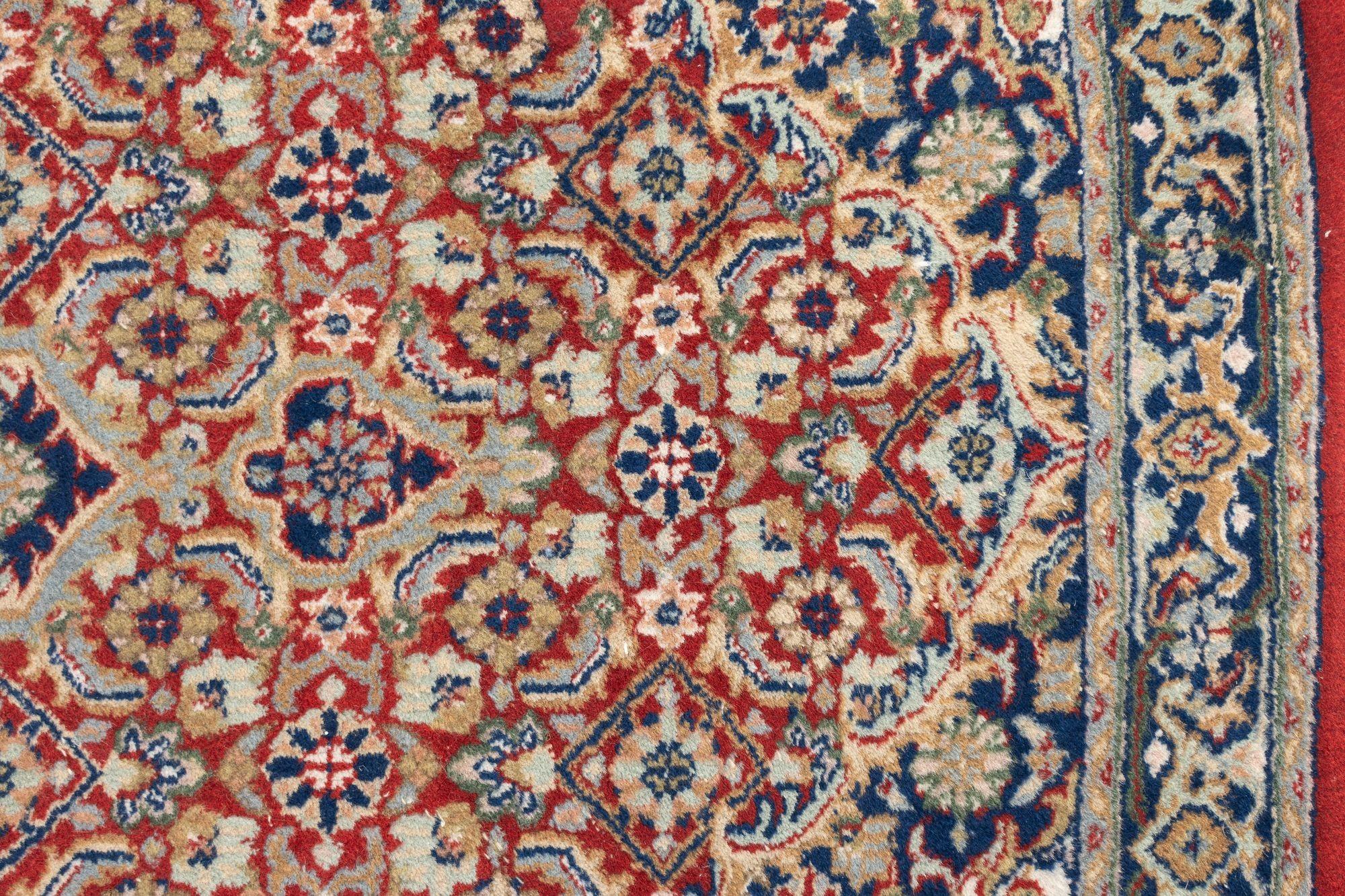 Metà XX secolo Tappeto turco piccolo in vendita