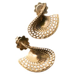  18 Karat Yellow Gold Small Twisted Disk Stud Earrings