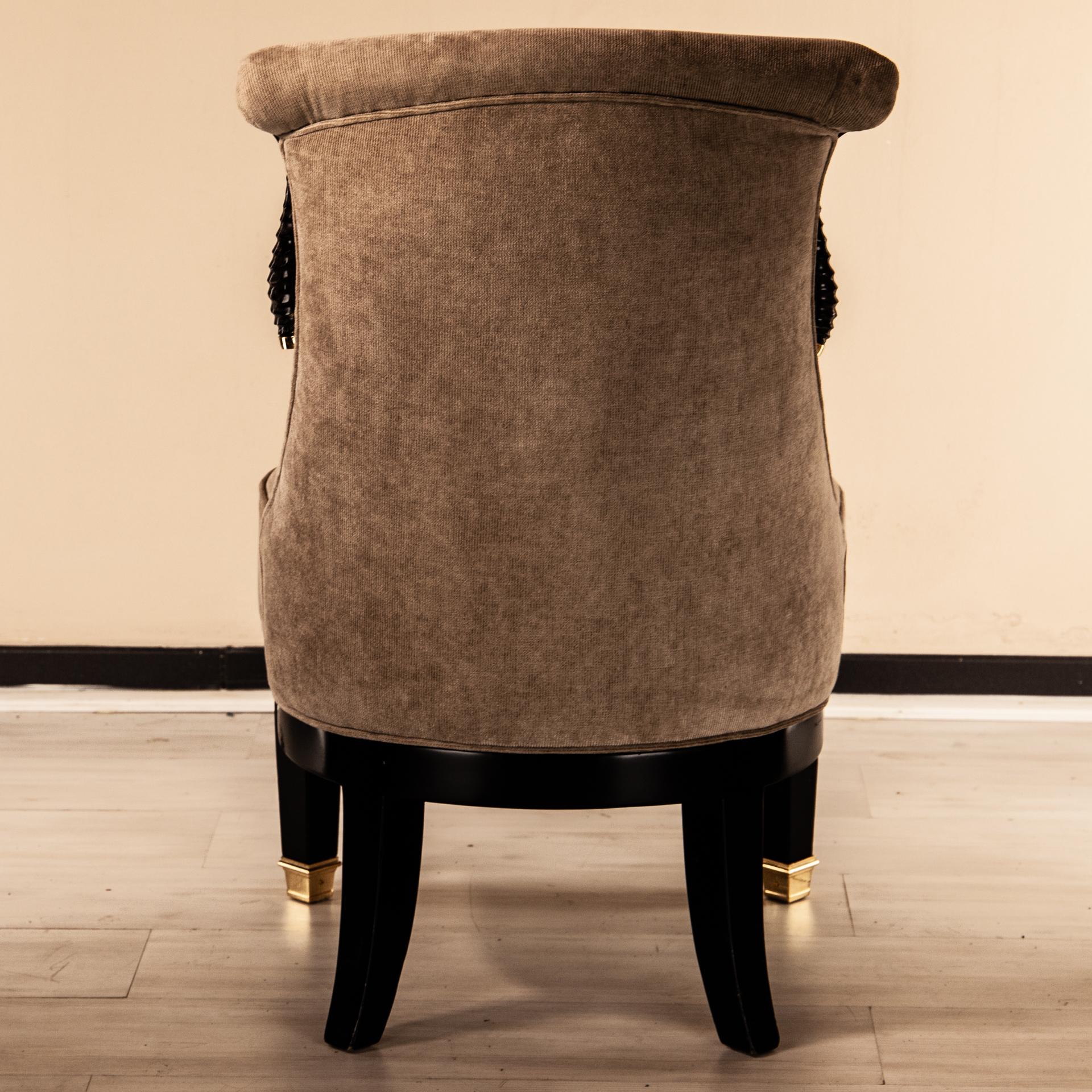 Small Upholstered Chair Gazzella, Natural Horn, Solid Brass Finials and Details For Sale 2