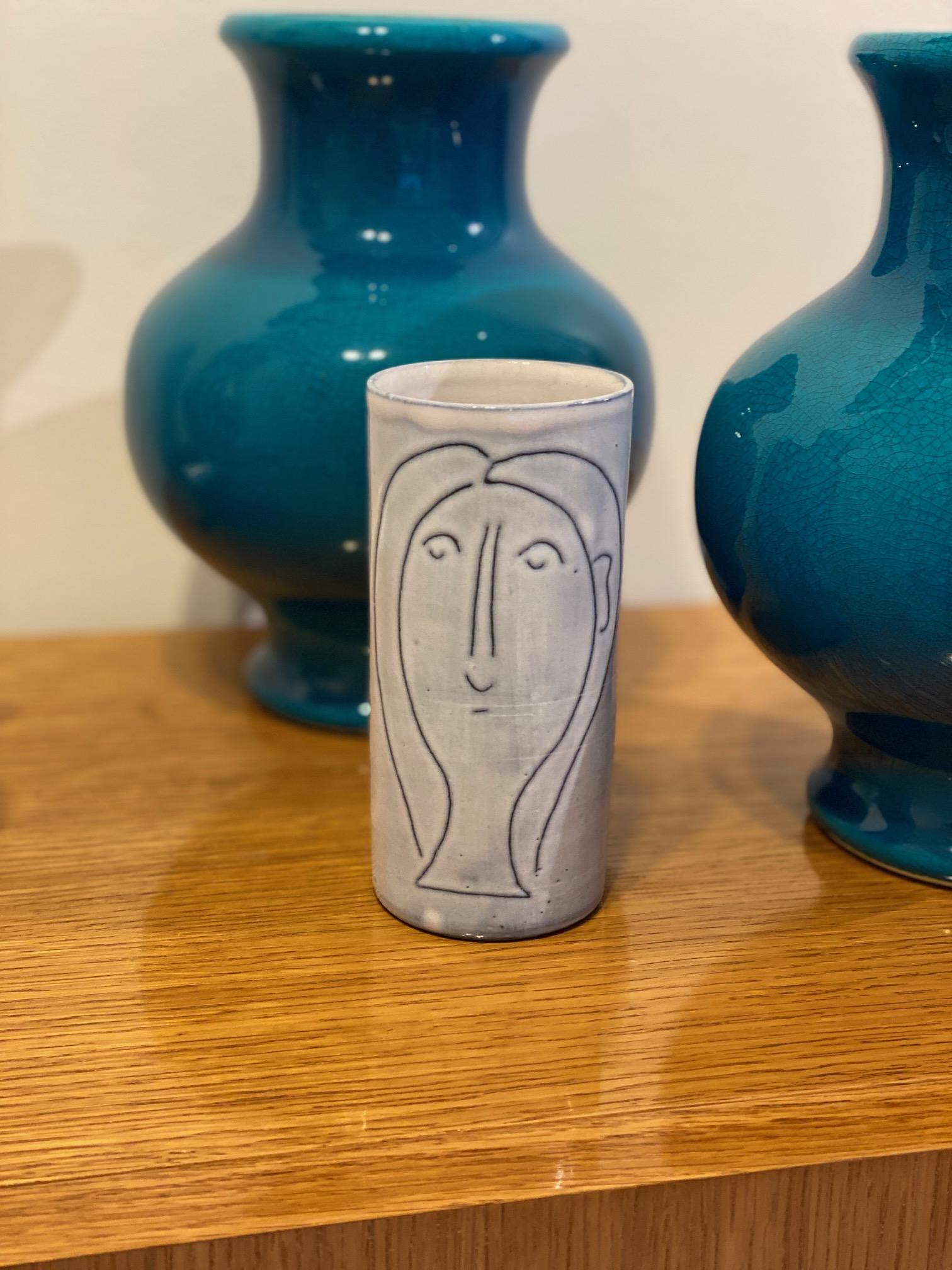 Jacques Innocenti (1926-1958) was born in Paris, and moved to Vallauris as a pottery ceramicist in, 1949.
Small vase, signed on back : J I (circa 1950).
 