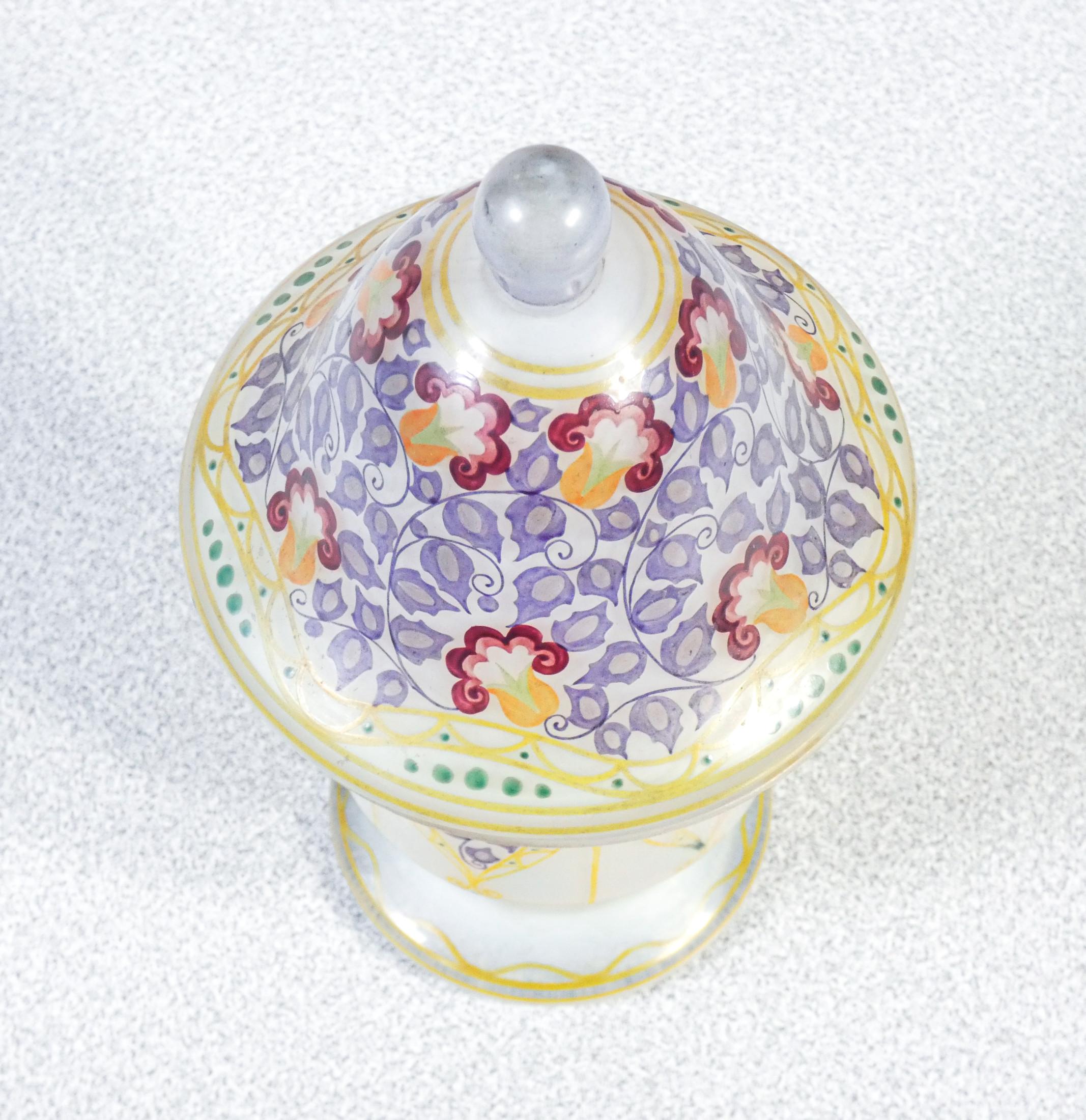 Small Vase with Lid in Art Nouveau Style, Hand Painted Opal Glass, France, 1900s In Good Condition In Torino, IT