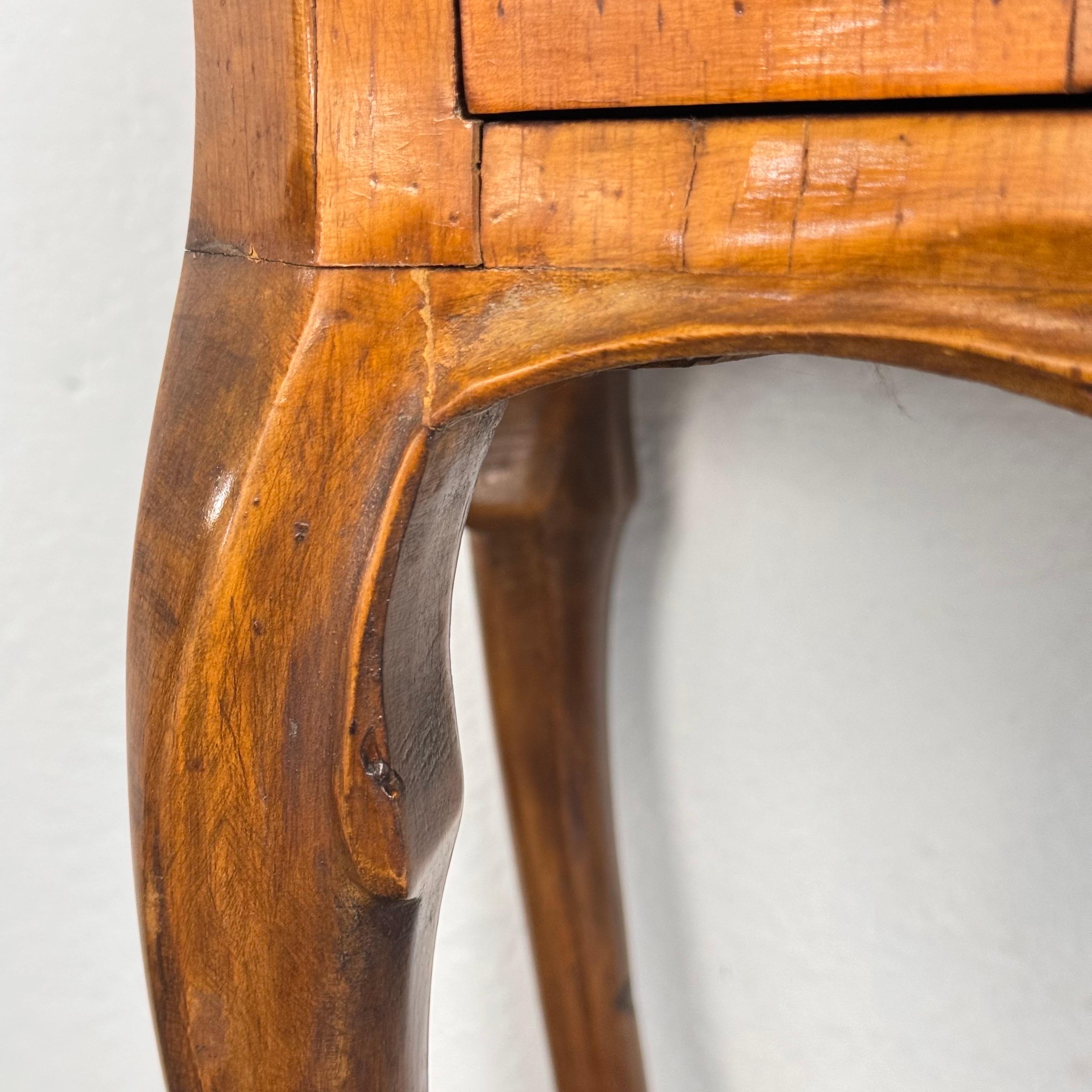 Small Venetian Style Louis XV Walnut Sideboard with Drawer, Venice, 1950s For Sale 7