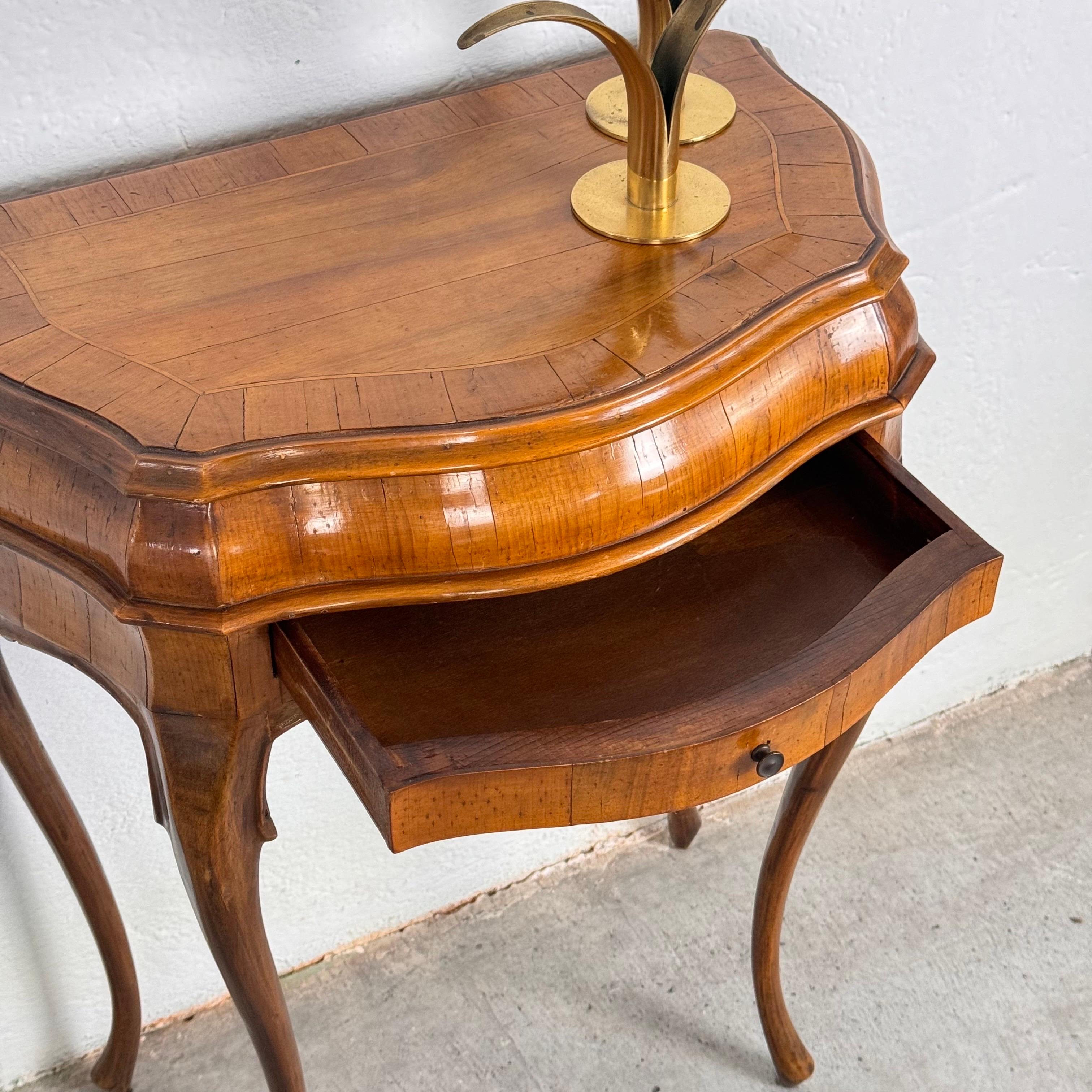 Small Venetian Style Louis XV Walnut Sideboard with Drawer, Venice, 1950s For Sale 9