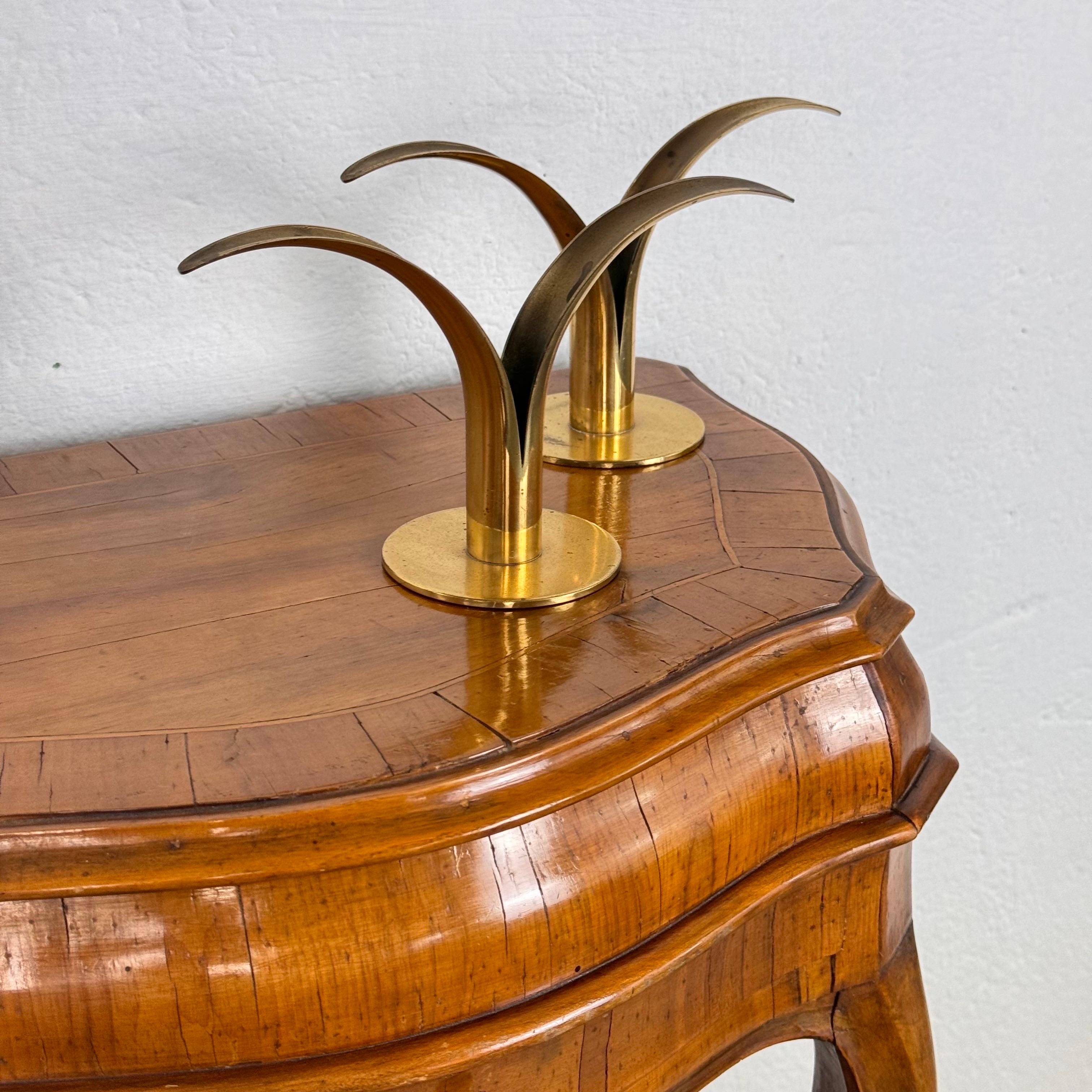 Small Venetian Style Louis XV Walnut Sideboard with Drawer, Venice, 1950s For Sale 1