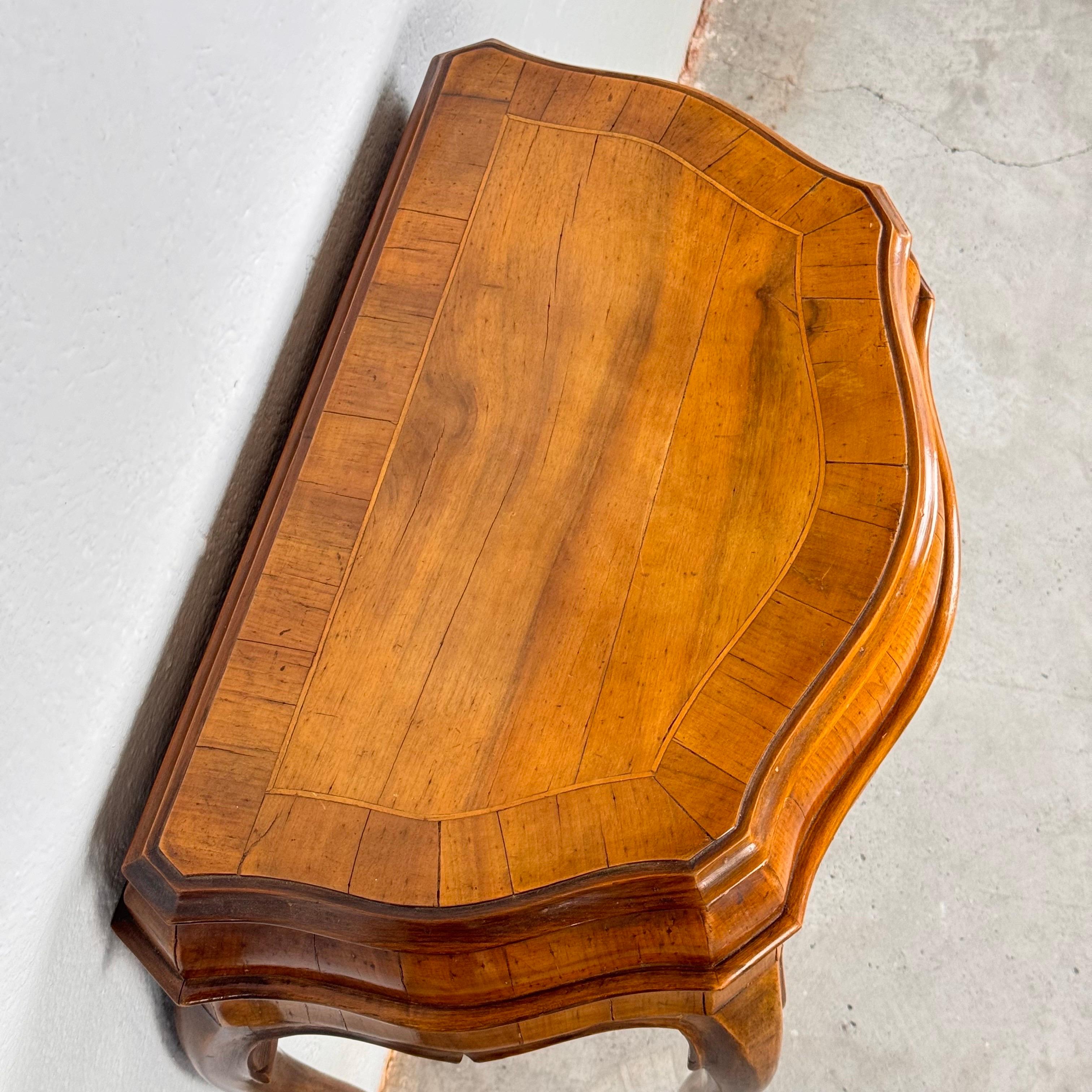 Small Venetian Style Louis XV Walnut Sideboard with Drawer, Venice, 1950s For Sale 3