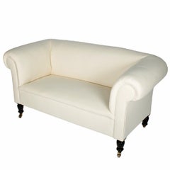 Small Victorian Chesterfield Settee