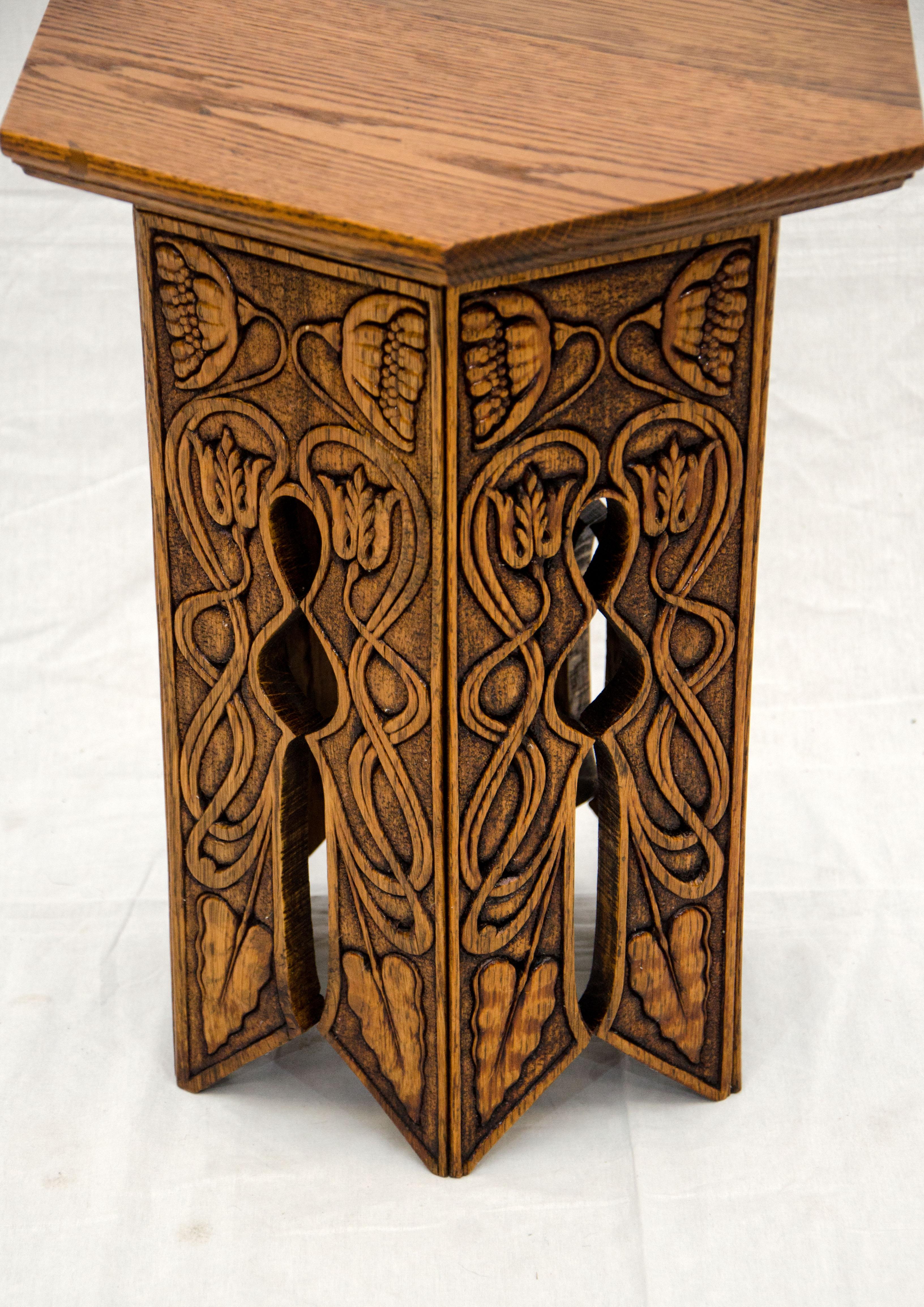 Small Victorian Oak Tabouret Occasional Table or Plant Stand, circa 1900 In Good Condition In Crockett, CA
