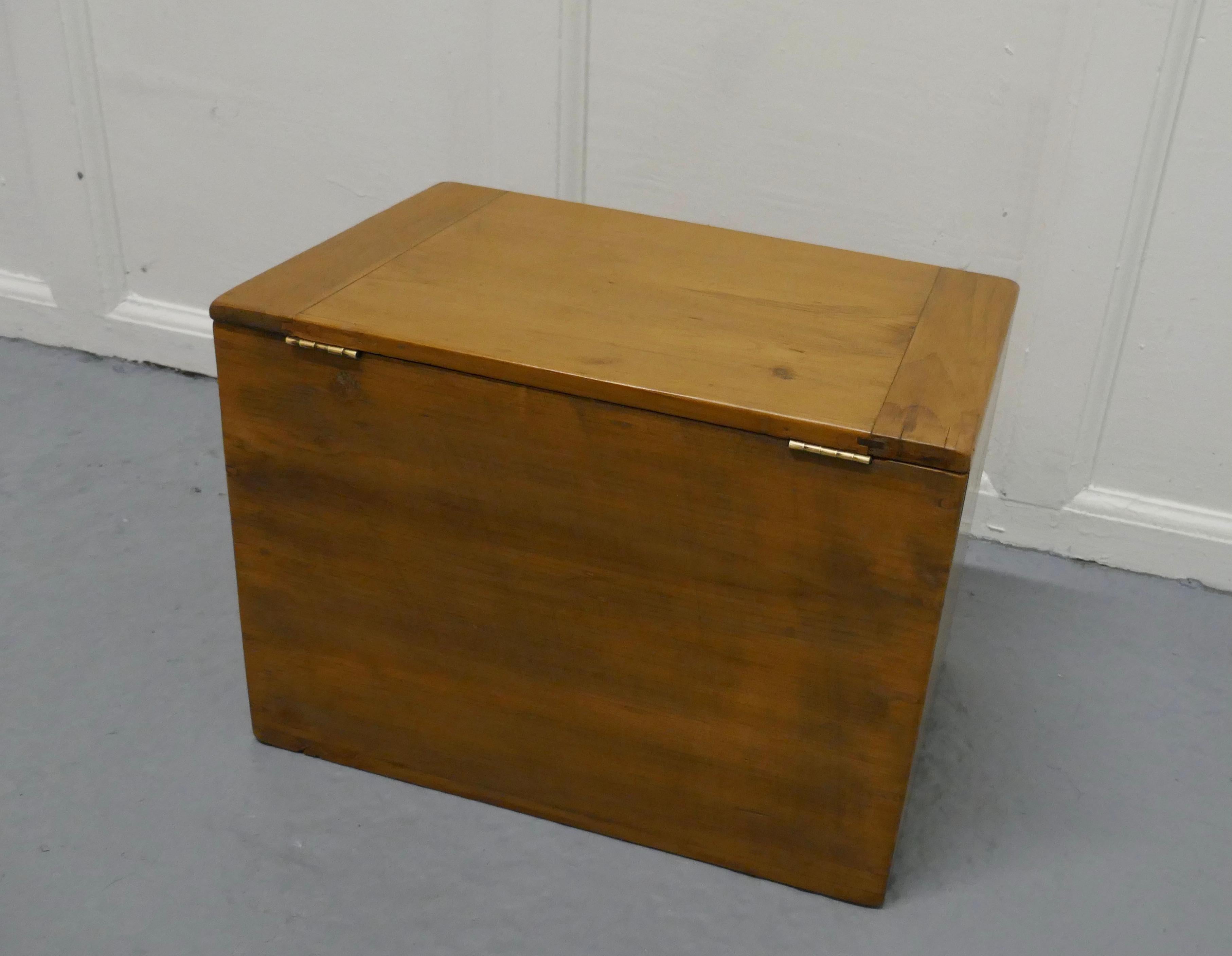 Small Victorian Pine Stationary Box or Treasure Chest In Good Condition For Sale In Chillerton, Isle of Wight