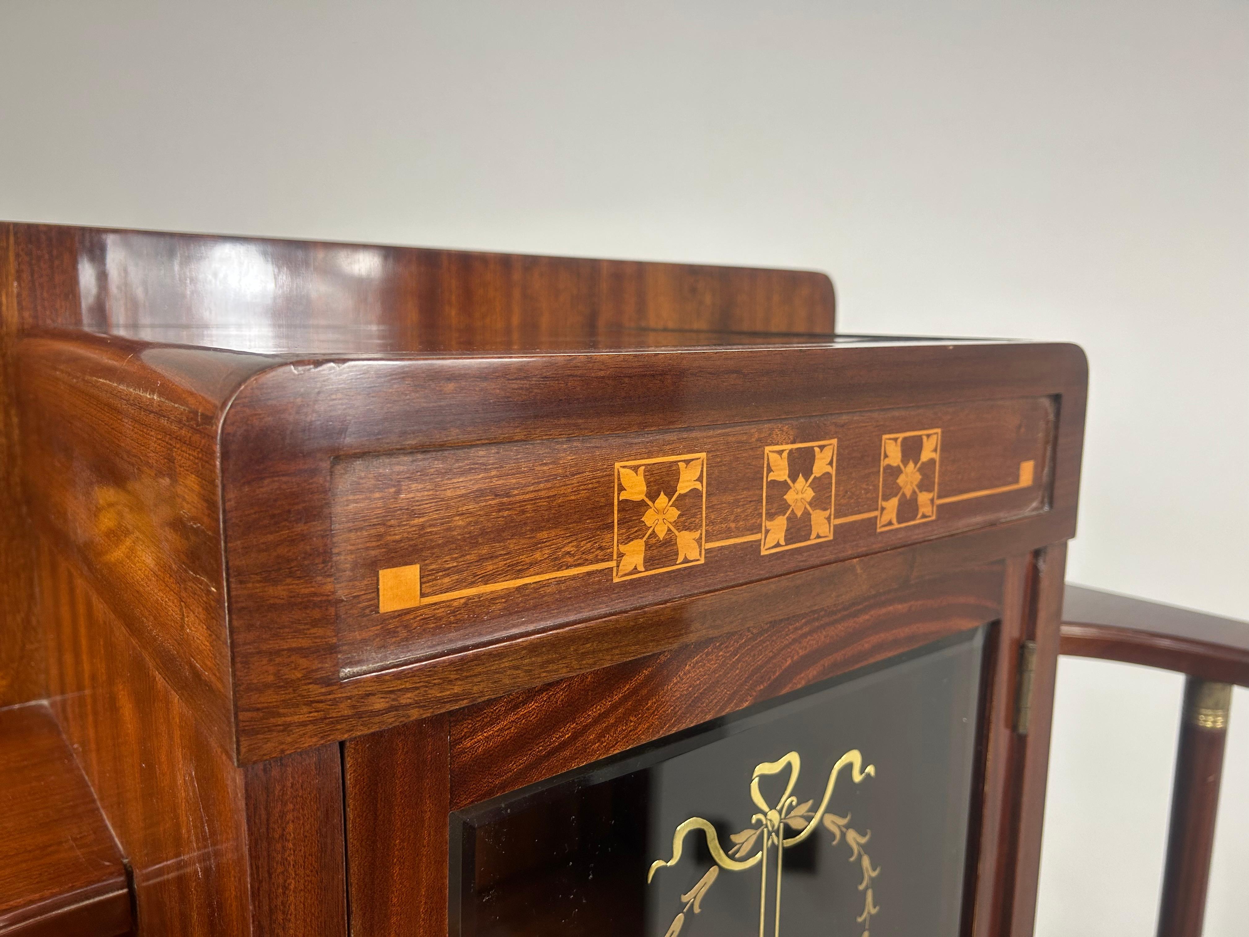 Piccola credenza Vienna secession in vendita 1