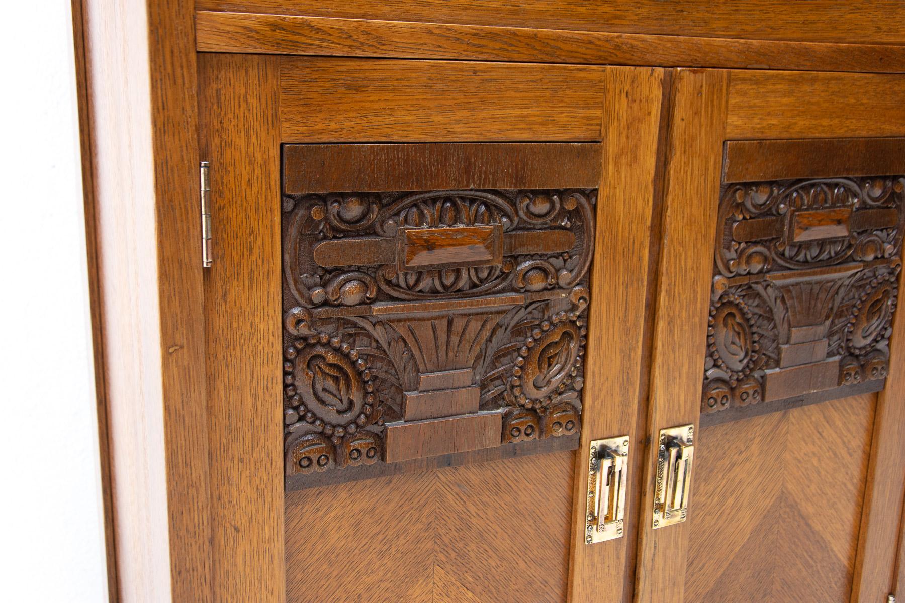 Small Viennese Secession Chest of Drawers, 1910 6