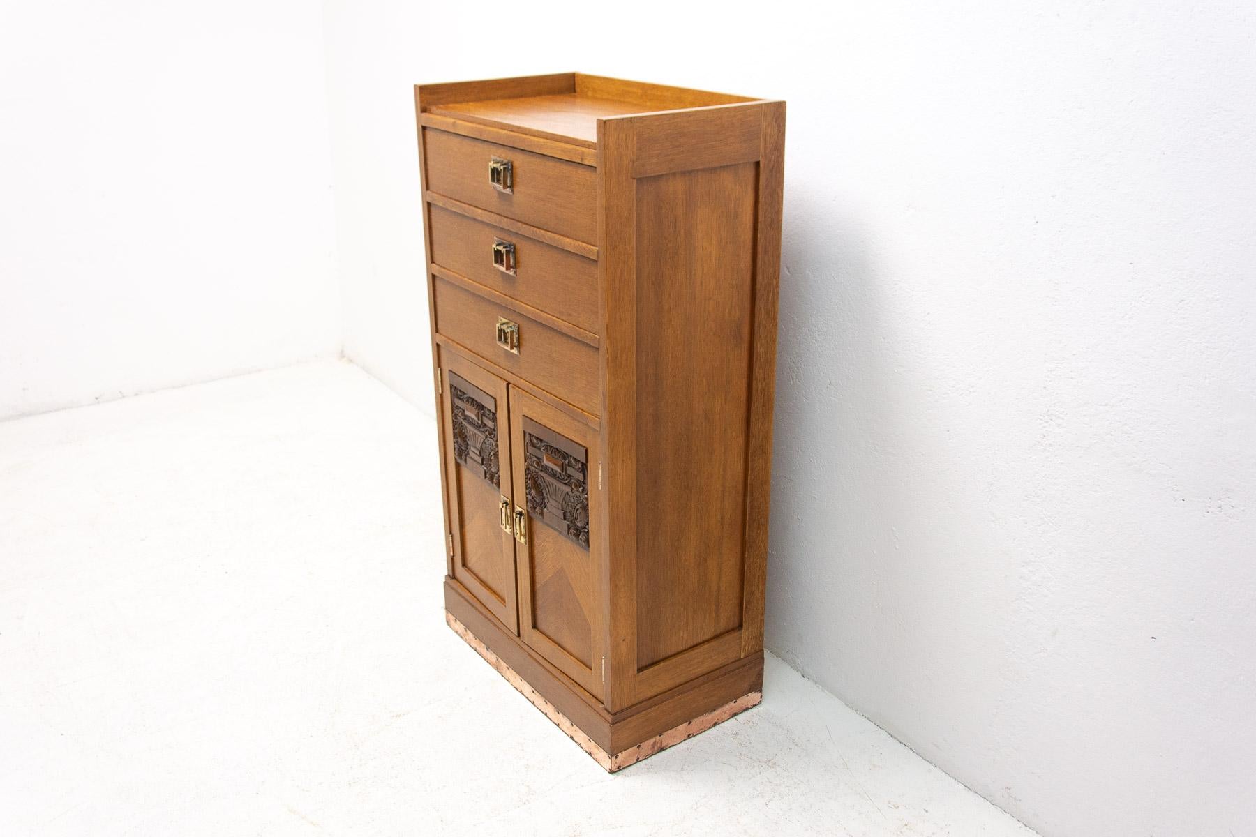 20th Century Small Viennese Secession Chest of Drawers, 1910