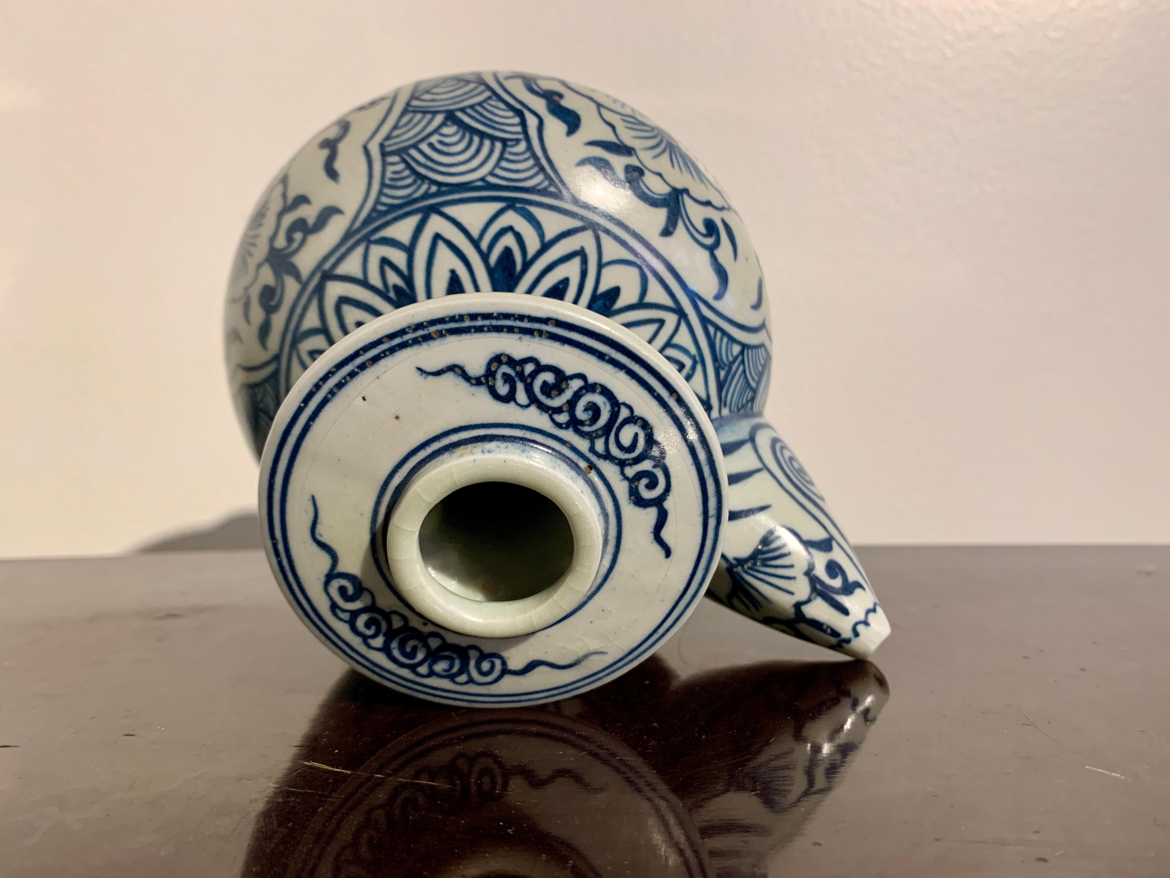 Hand-Painted Small Vietnamese Blue and White Porcelain Kendi, 15th-16th Century