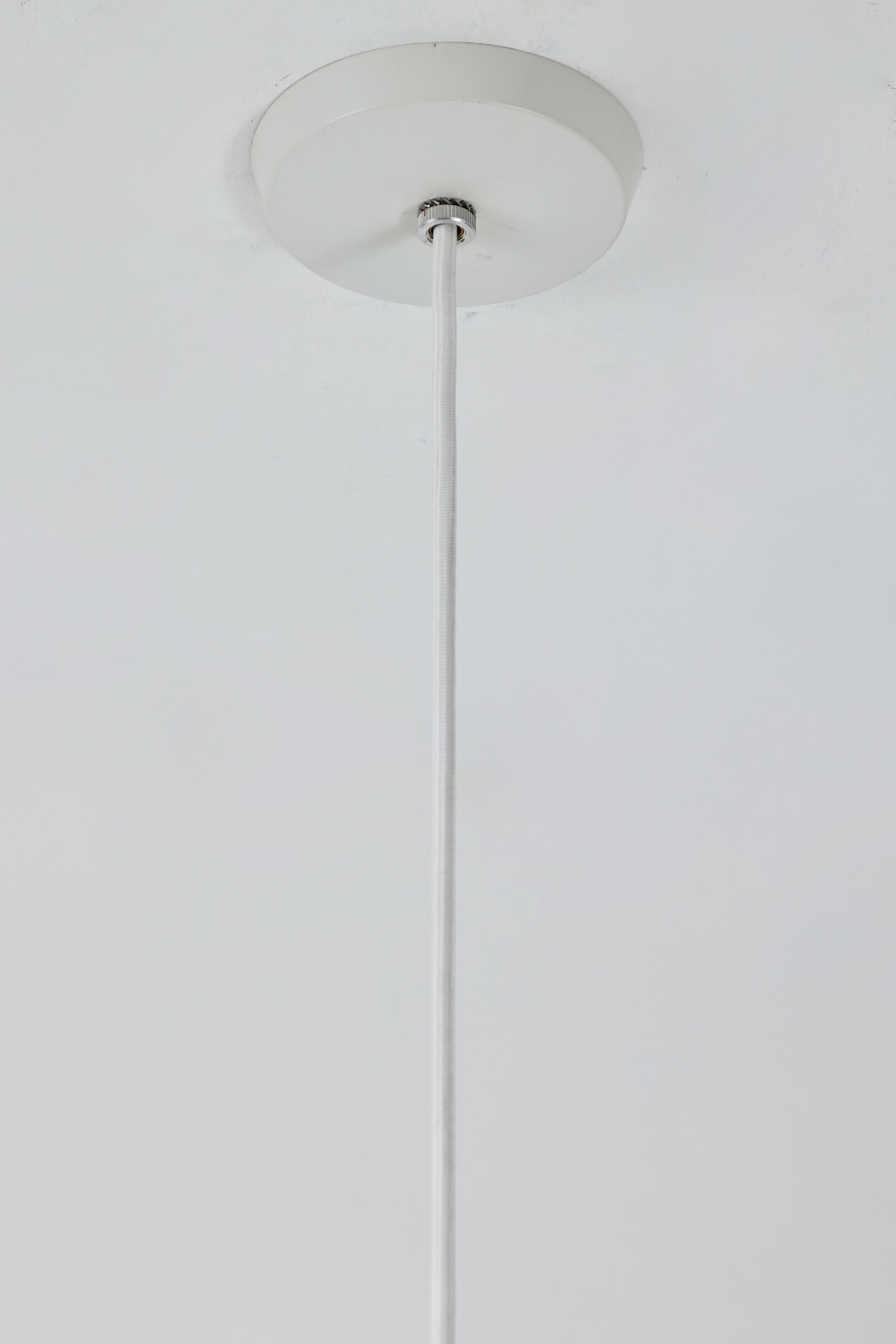 Petite lampe suspendue « Radiohouse » Vilhelm Lauritzen VL45 pour Louis Poulsen Neuf - En vente à Glendale, CA