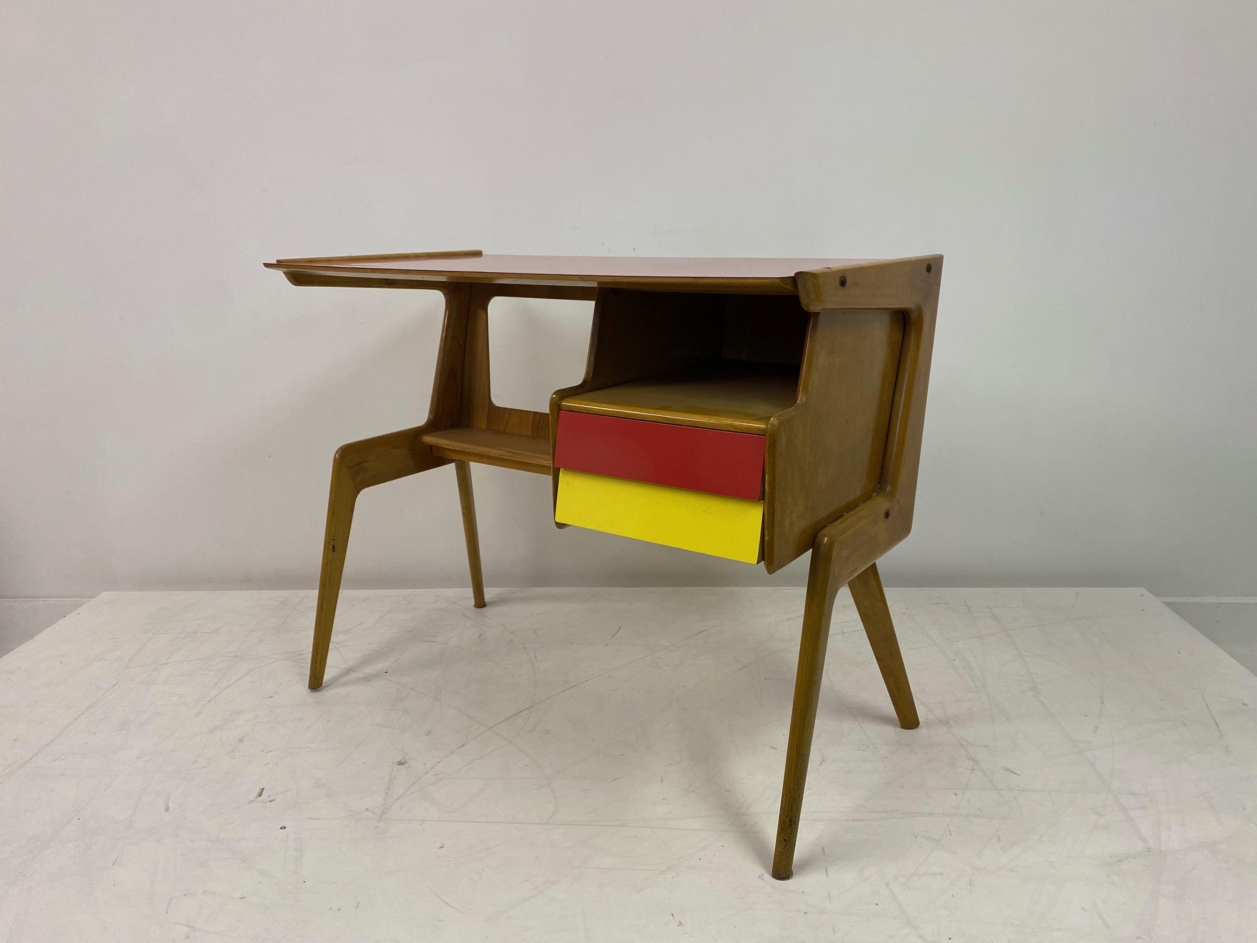 Small Vintage 1950s Italian Desk For Sale 4
