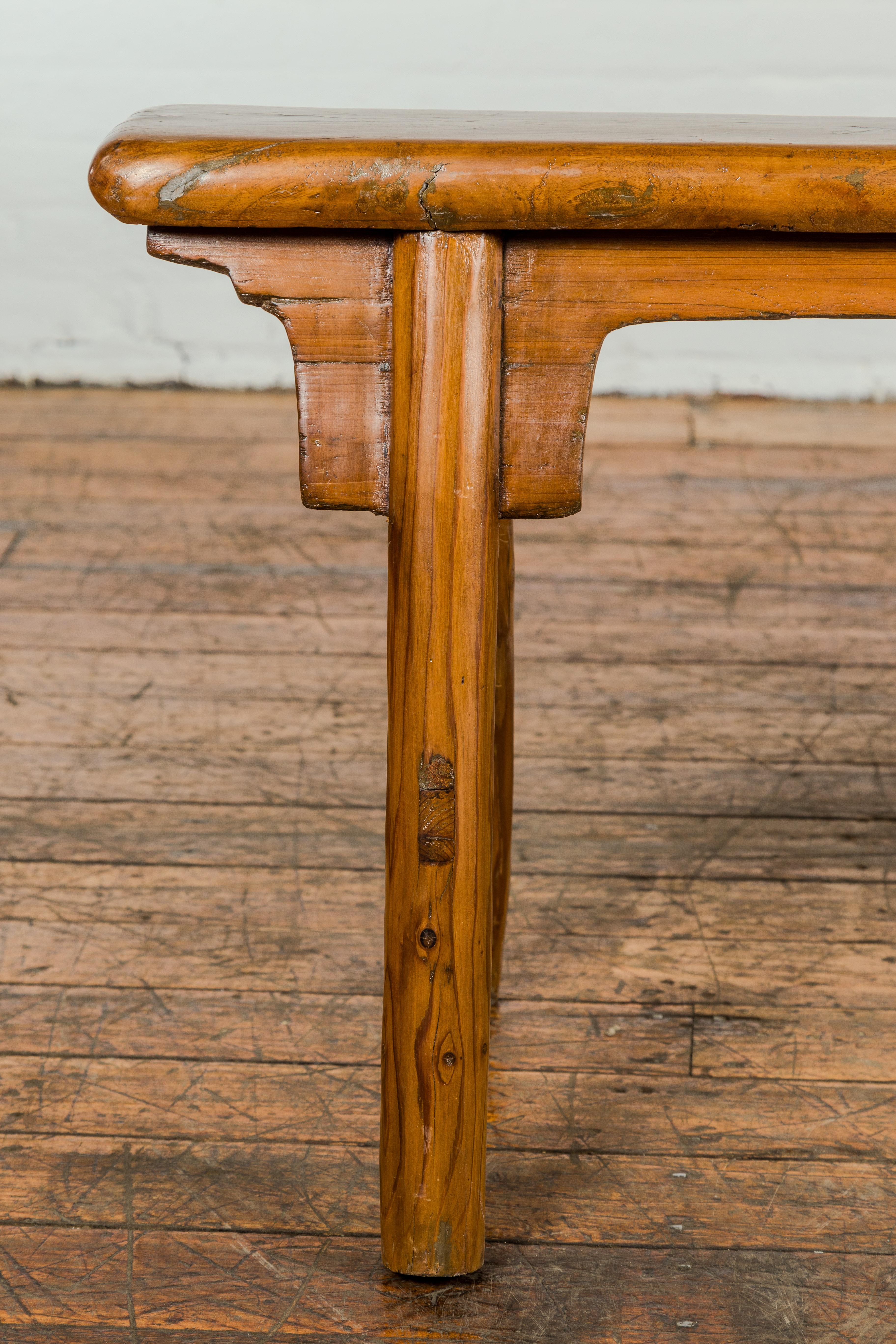 Kleine A-Frame-Holzbank im Vintage-Stil mit rustikaler Ausstrahlung und gespreizten Beinen (20. Jahrhundert) im Angebot