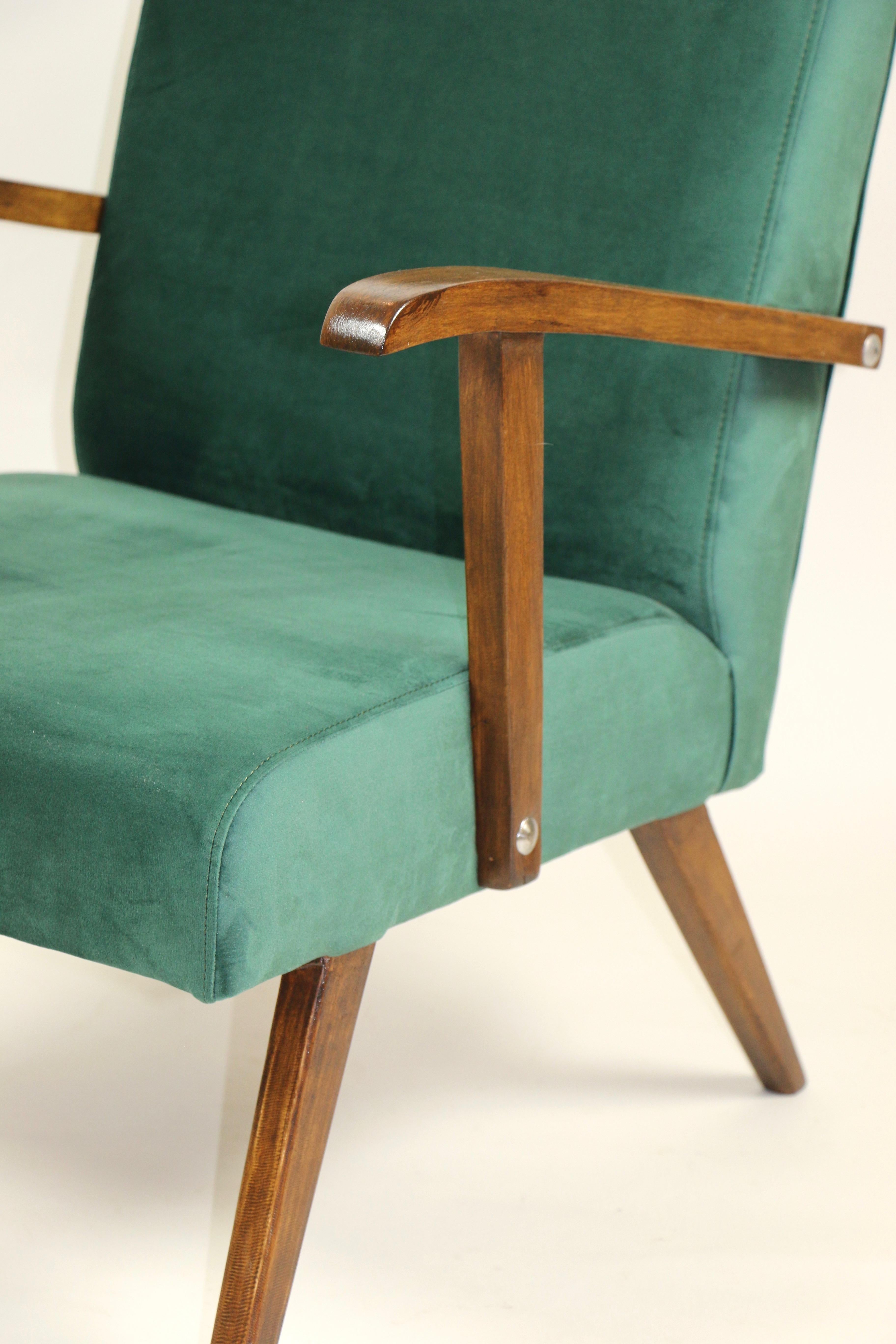 Small Vintage Armchair in Green Velvet from 1970s For Sale 5