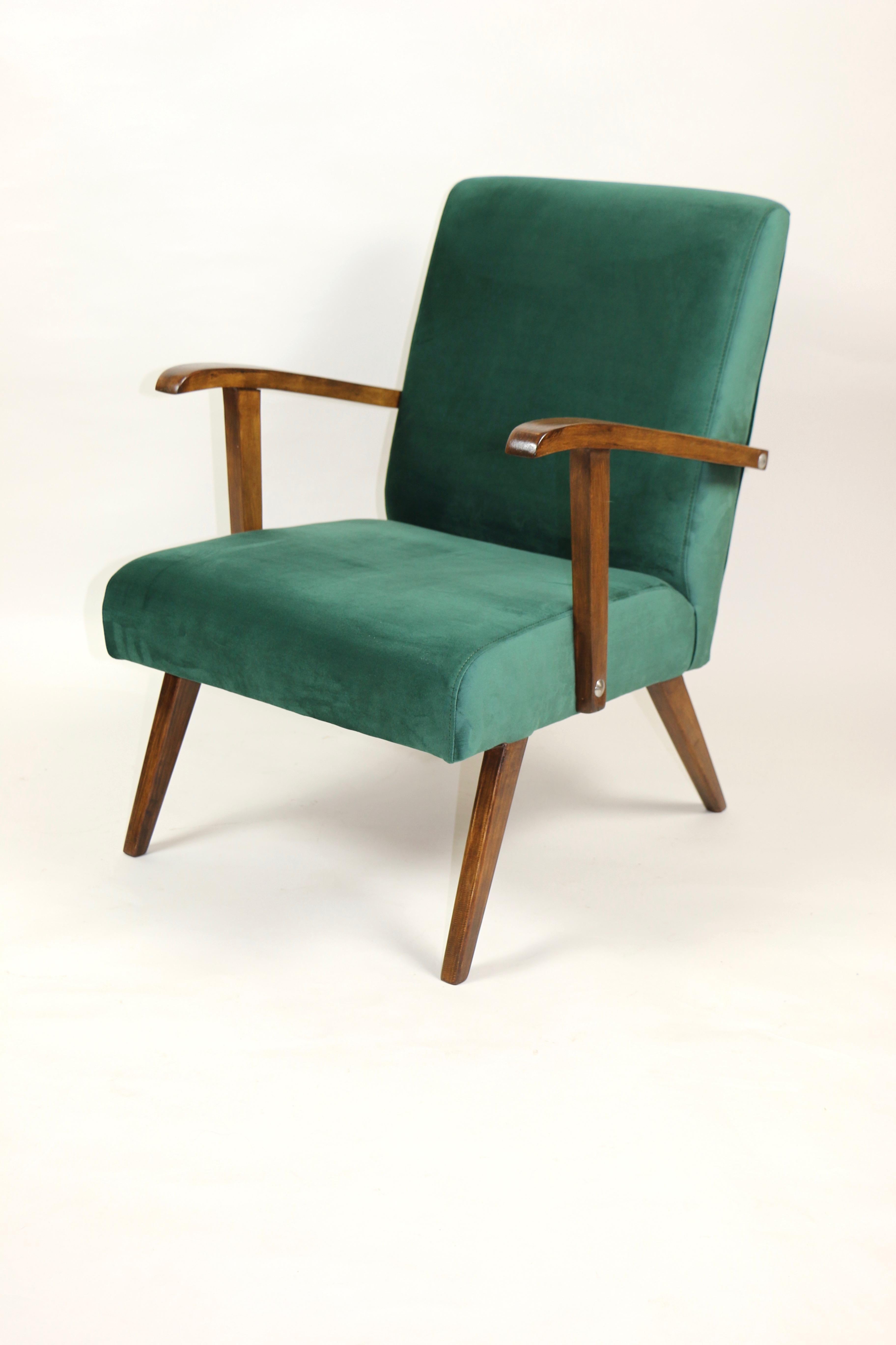 Small Vintage Armchair in Green Velvet from 1970s For Sale 6