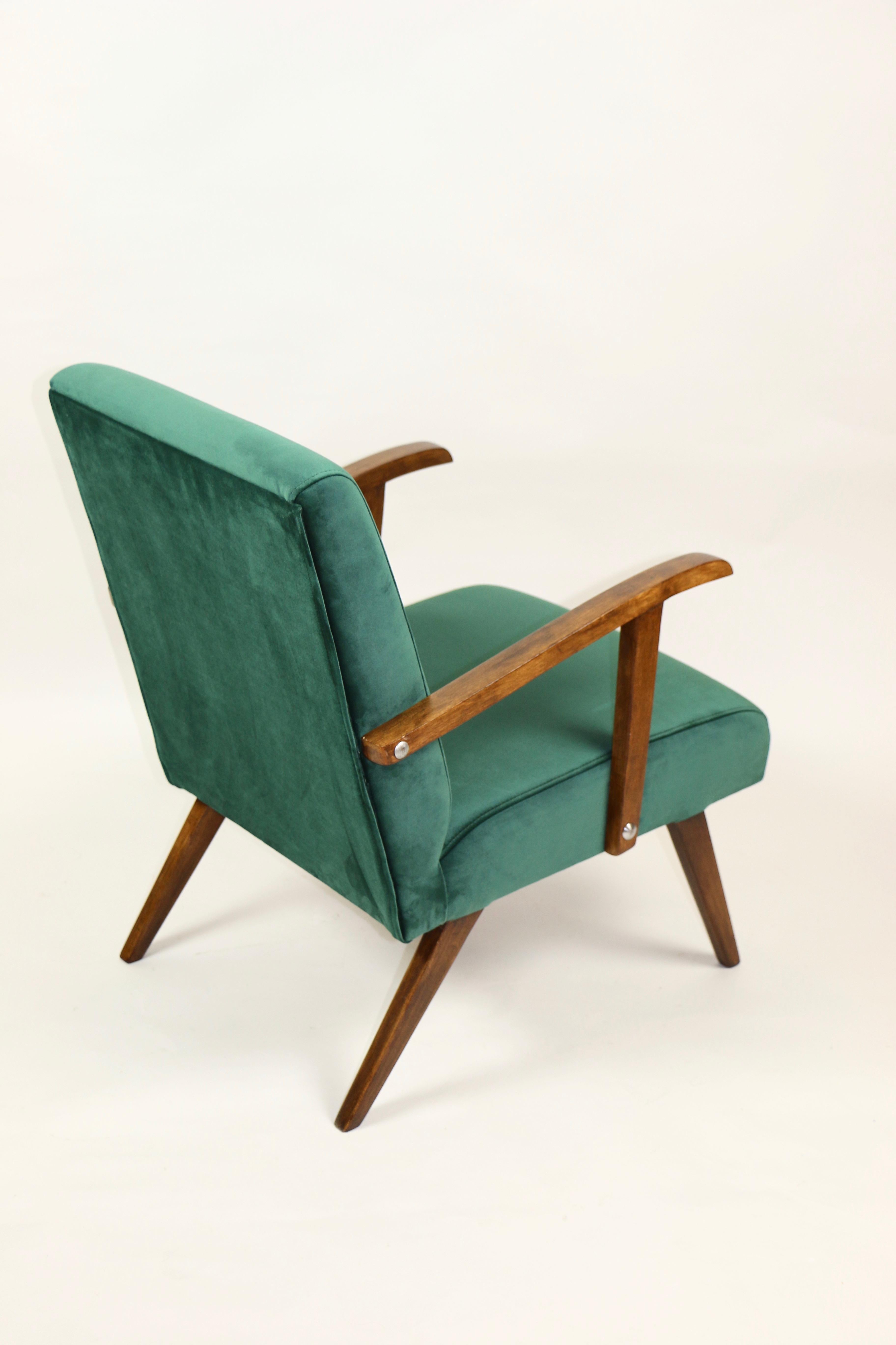 Small Vintage Armchair in Green Velvet from 1970s In Good Condition For Sale In Wroclaw, PL