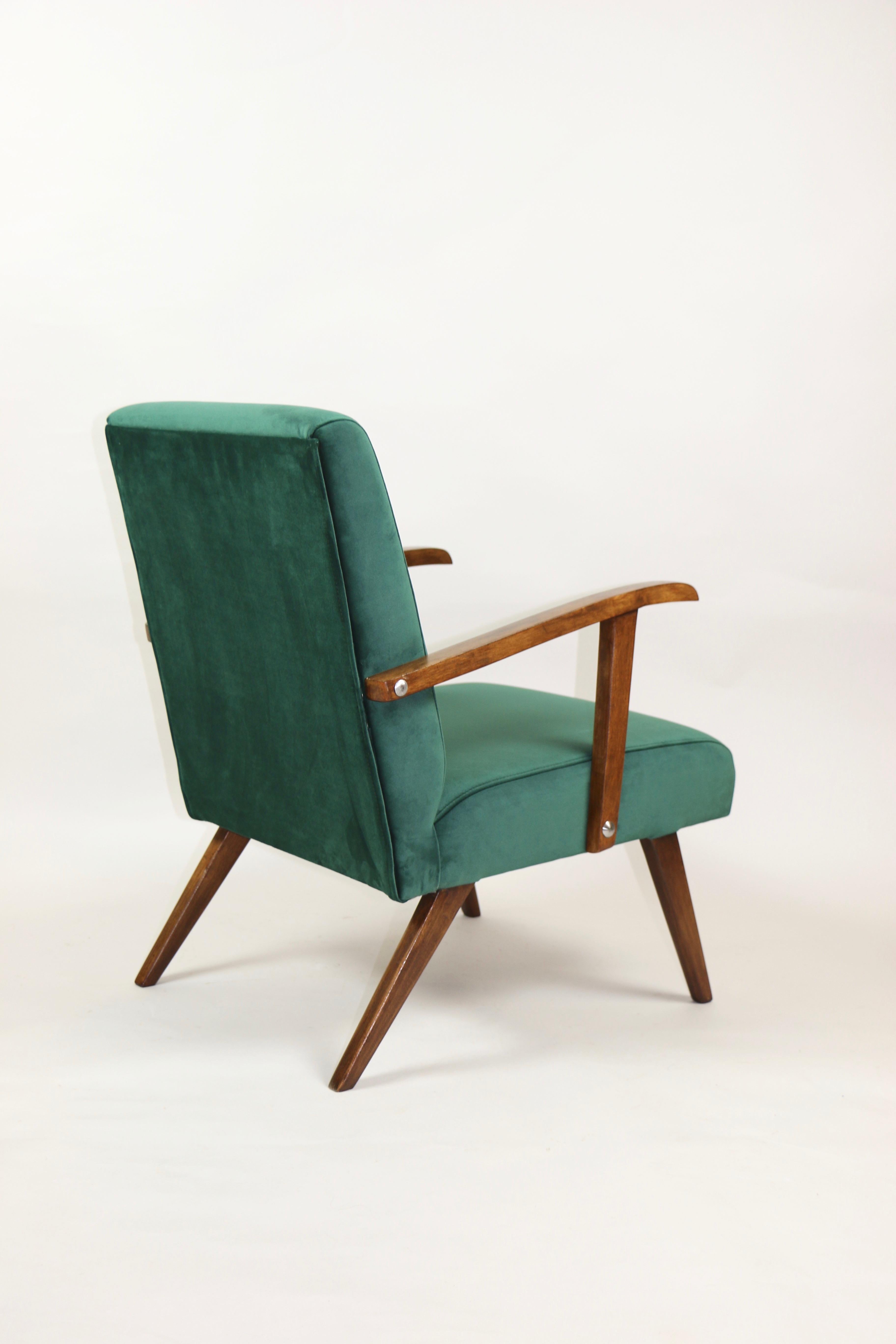 20th Century Small Vintage Armchair in Green Velvet from 1970s For Sale
