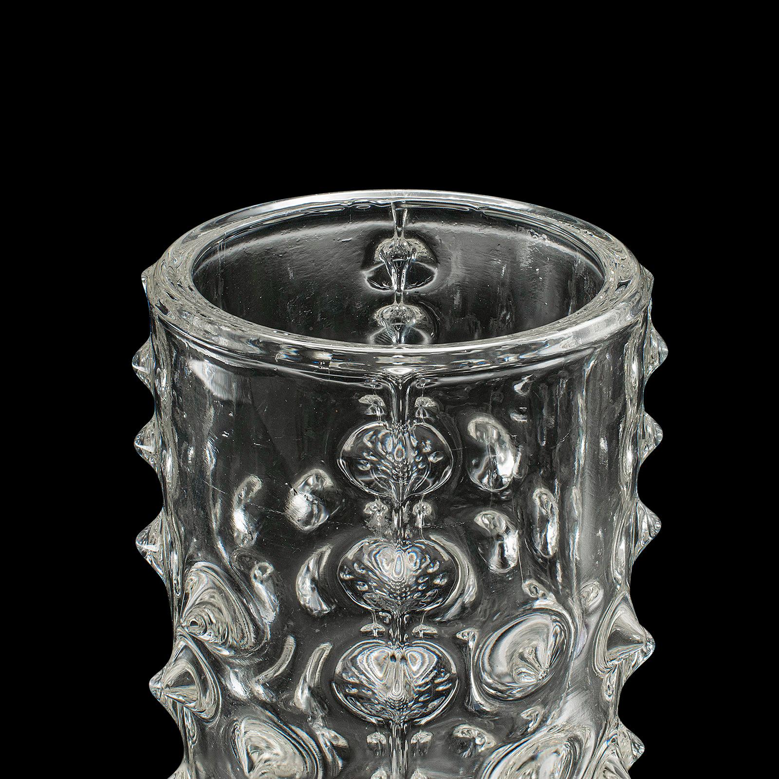 Piccolo vaso da fiori boemo d'epoca, ceco, vetro artistico, manica di pose, Circa 1970 in vendita 1