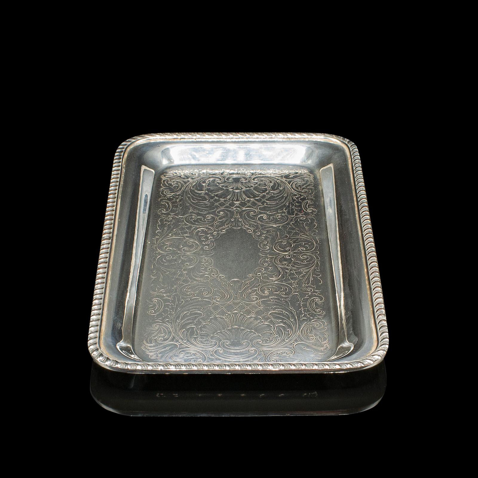 Piccolo vassoio bonbon d'epoca, americano, placca d'argento, piatto portachiavi, ricevimento, servizio In condizioni buone in vendita a Hele, Devon, GB