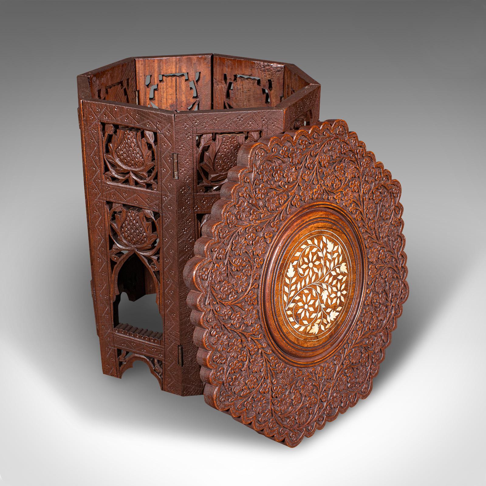 Petite table Vintage Campaigner Ornamental, Burmese Teak, Folding, Lamp, Art Deco en vente 3