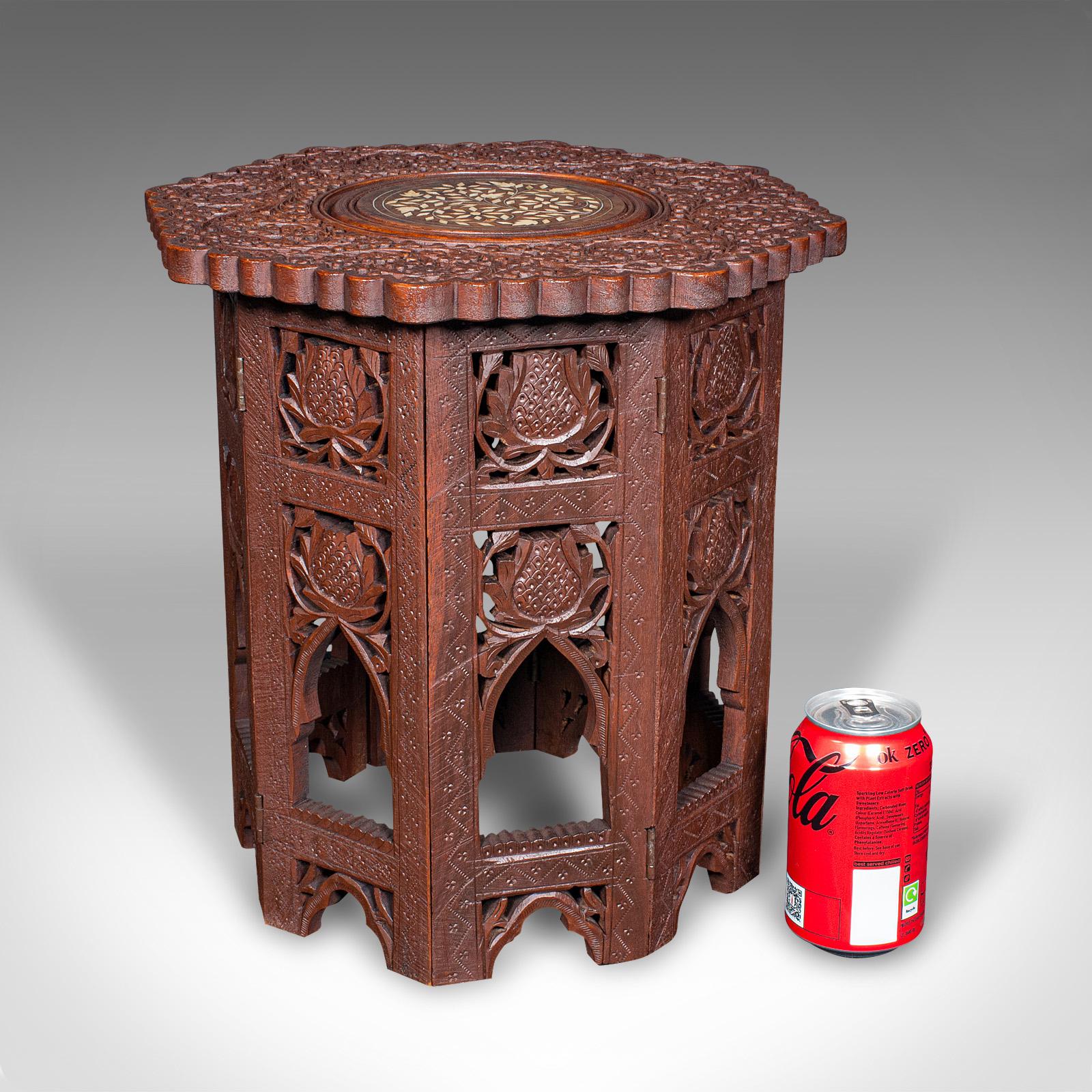 Petite table Vintage Campaigner Ornamental, Burmese Teak, Folding, Lamp, Art Deco en vente 4