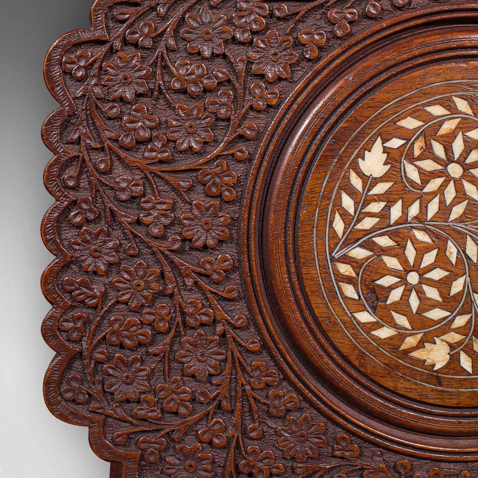 Petite table Vintage Campaigner Ornamental, Burmese Teak, Folding, Lamp, Art Deco en vente 1