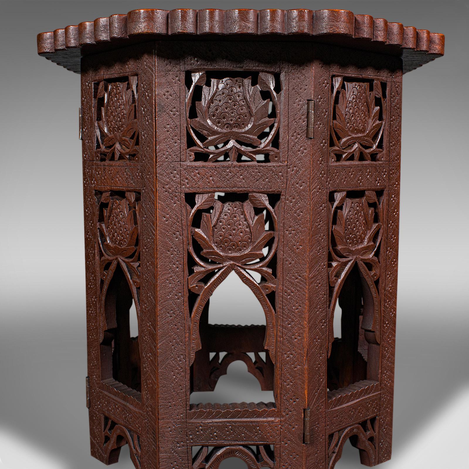 Petite table Vintage Campaigner Ornamental, Burmese Teak, Folding, Lamp, Art Deco en vente 2