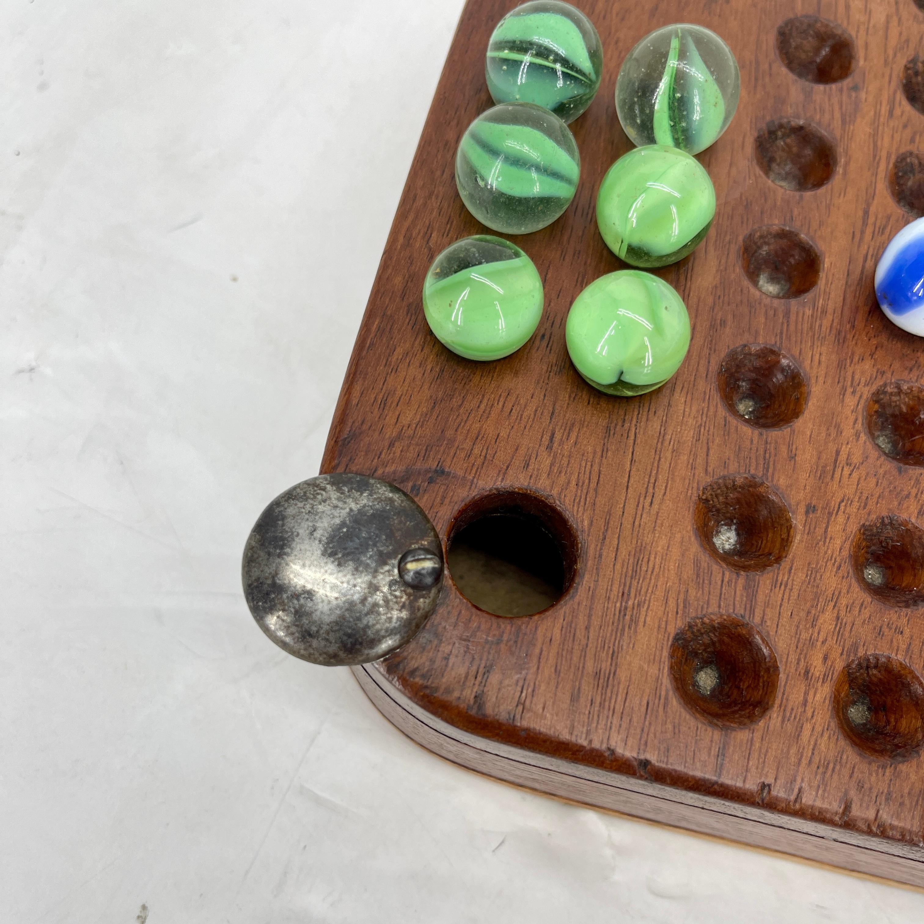 Verre d'art Petit jeu de board à carreaux chinois vintage avec 31 boules de verre  en vente