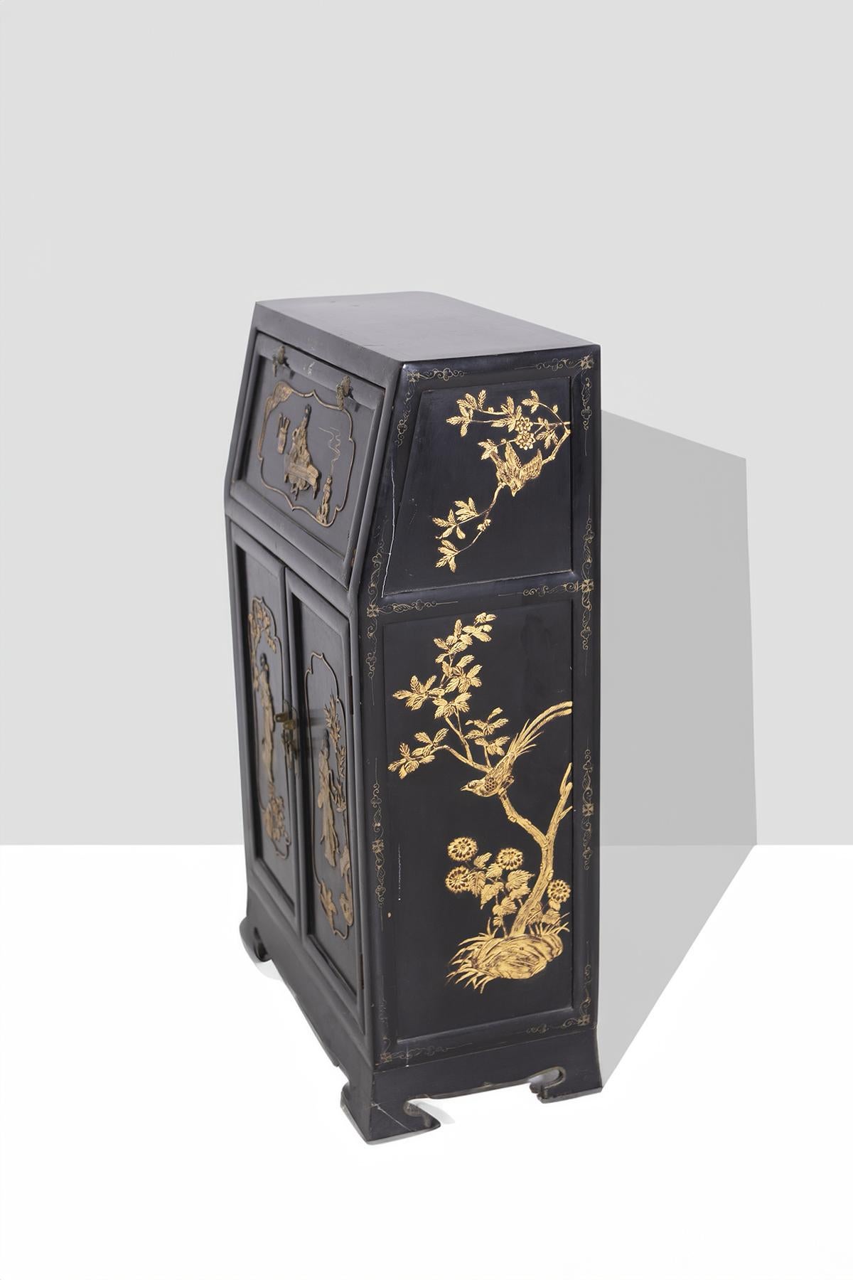 Small vintage Chinese writing desk 3