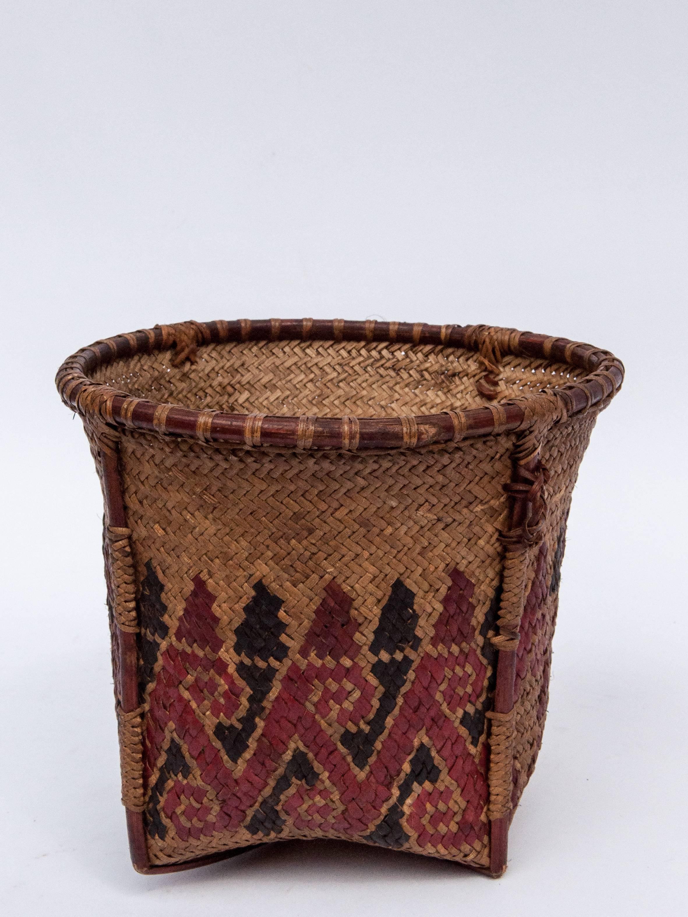 Indonesian Small Vintage Collecting Basket with Colored Design, Borneo, Mid-20th Century
