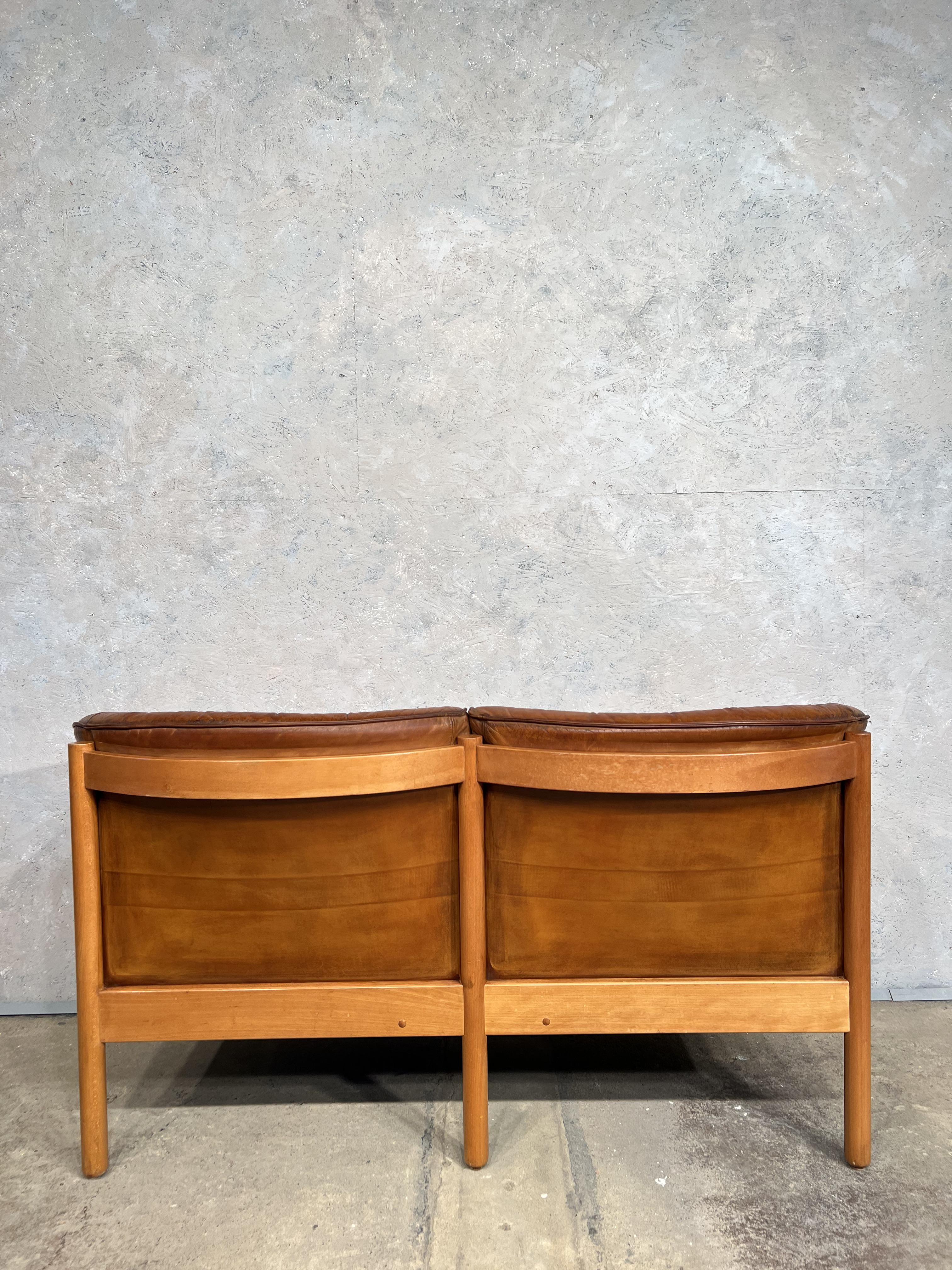 Petit canapé deux places danois vintage des années 70 en cuir Nielaus Møbler beige clair #415 en vente 3