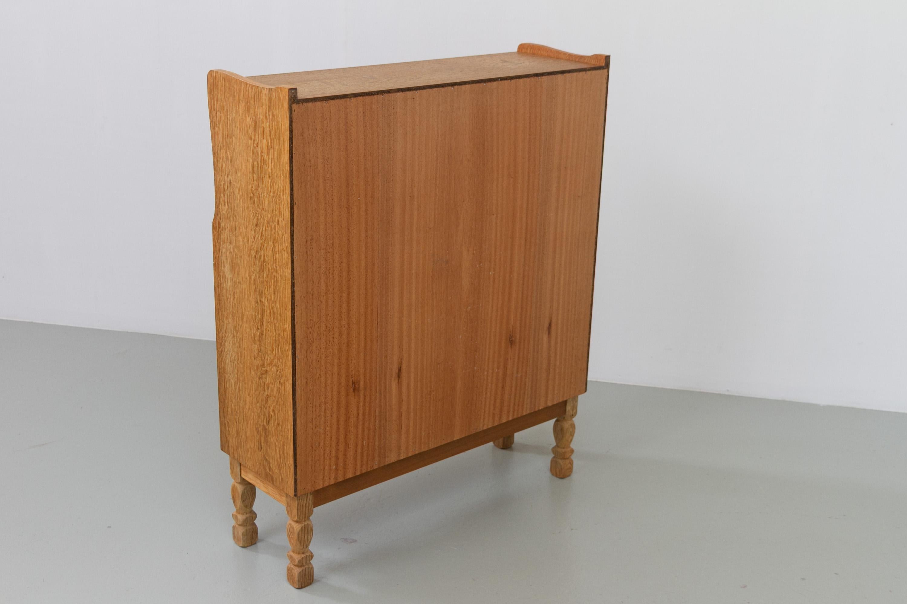 Piccola libreria danese vintage in Oak in stile Kjærnulf, anni '60 in vendita 4