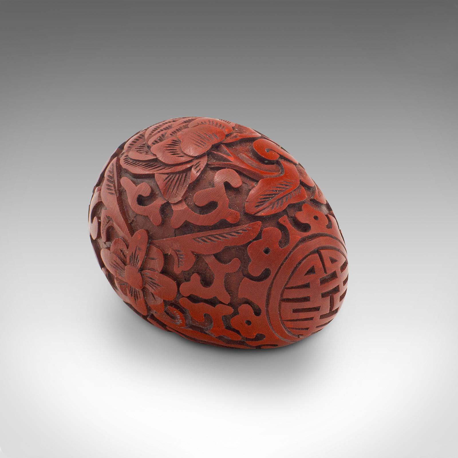 Small Vintage Decorative Egg Chinese Cinnabar, Ornament, Mid-Century, circa 1970 For Sale 3