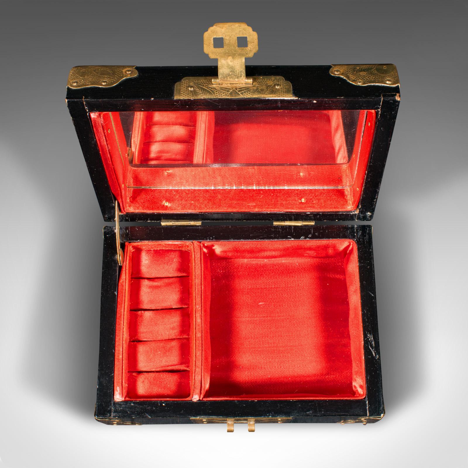 Petite boîte à bijoux décorative vintage, laque chinoise, étui Keepsake, Art déco en vente 3