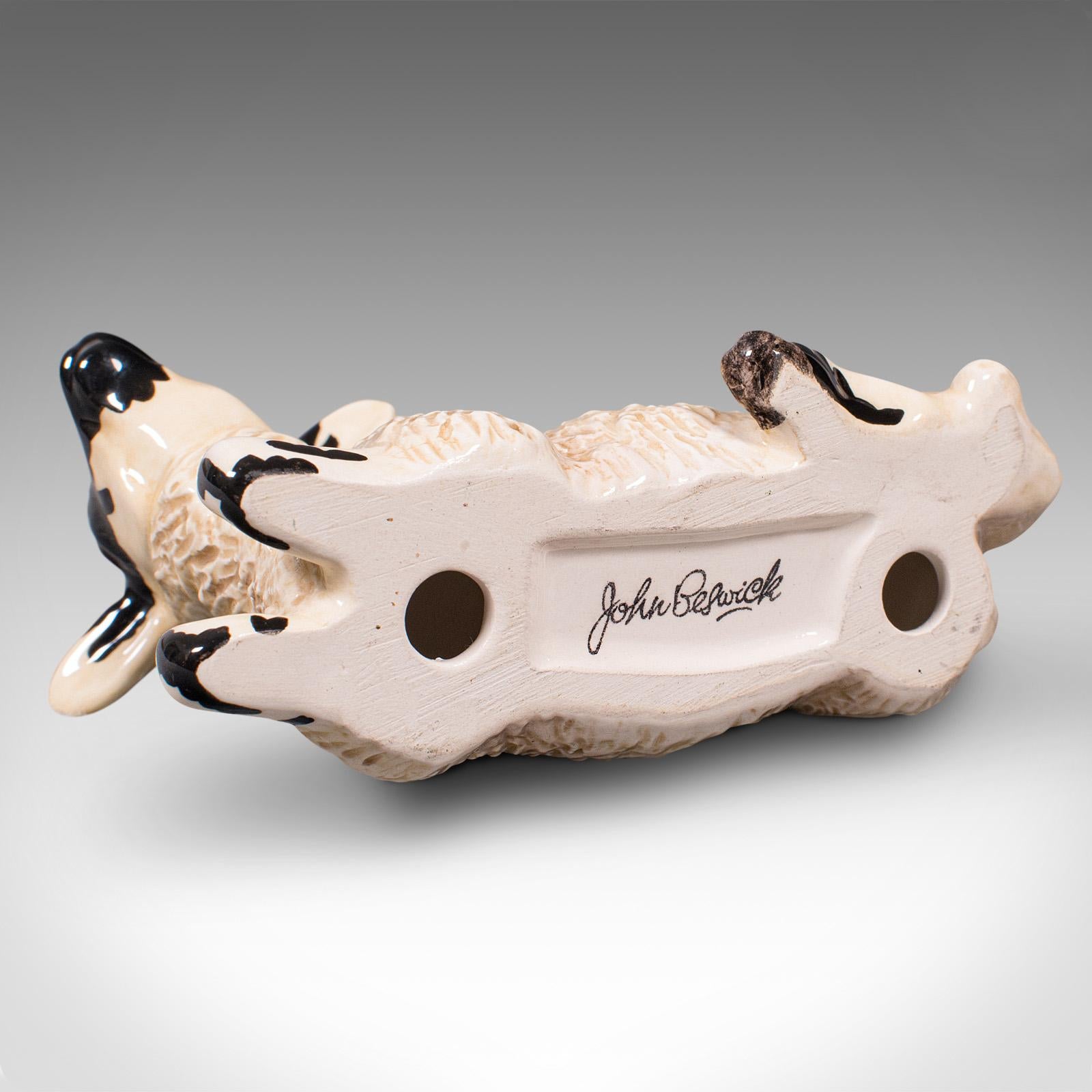 Piccolo agnello decorativo d'epoca, inglese, ceramica, figura di bestiame, circa 1990 in vendita 2