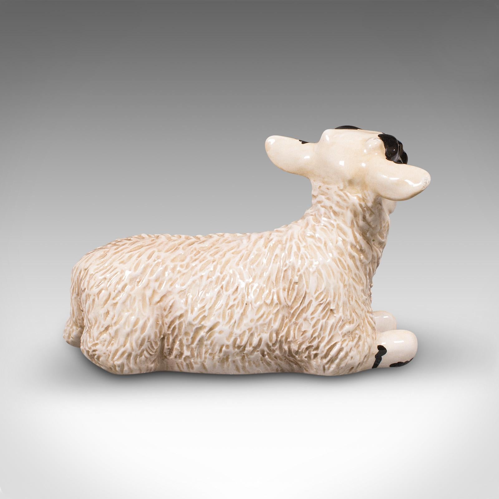 Small Vintage Decorative Lamb, English, Ceramic, Livestock Figure, circa 1990 In Good Condition For Sale In Hele, Devon, GB