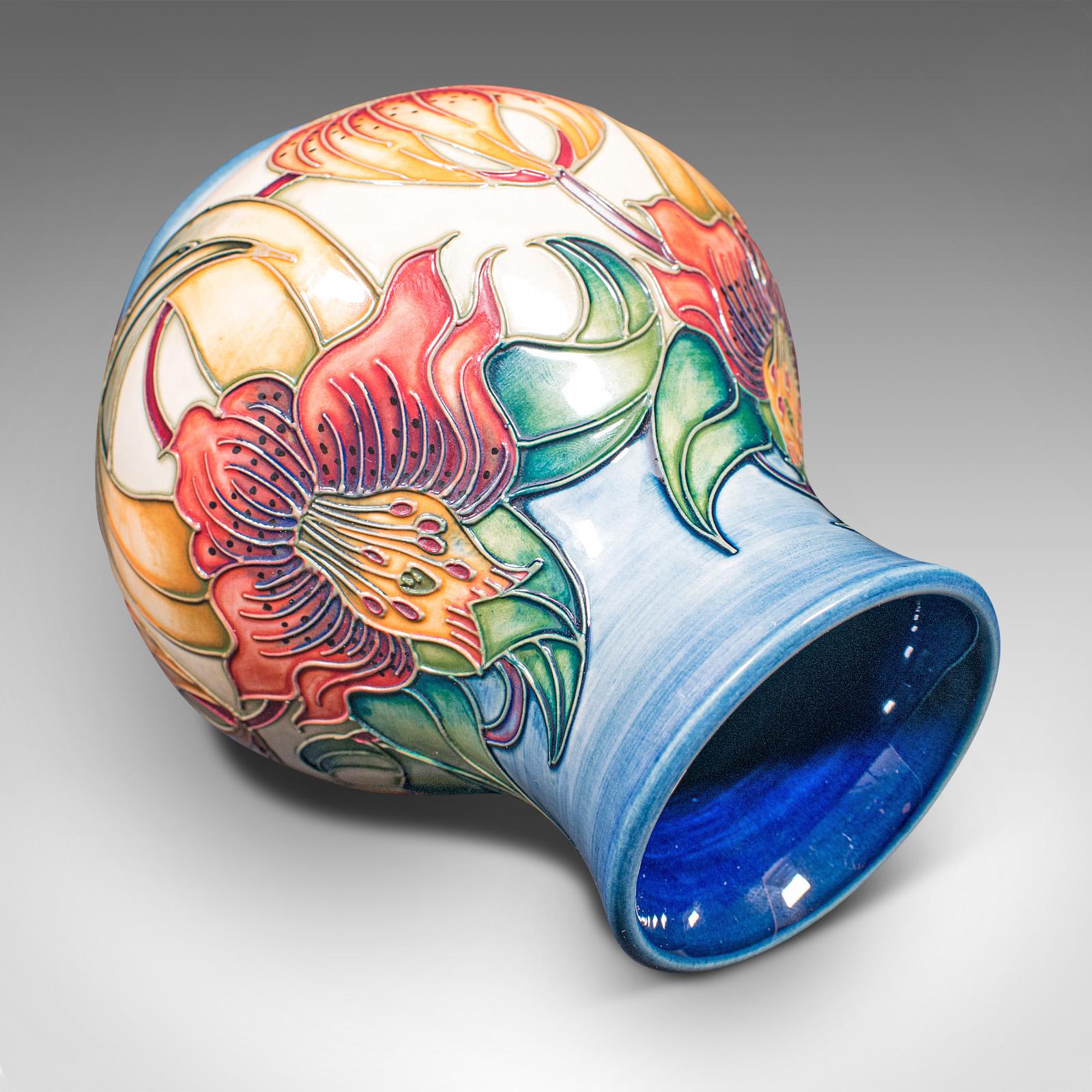 Piccolo vaso decorativo d'epoca, inglese, ceramica, fiore, fine XX secolo in vendita 5