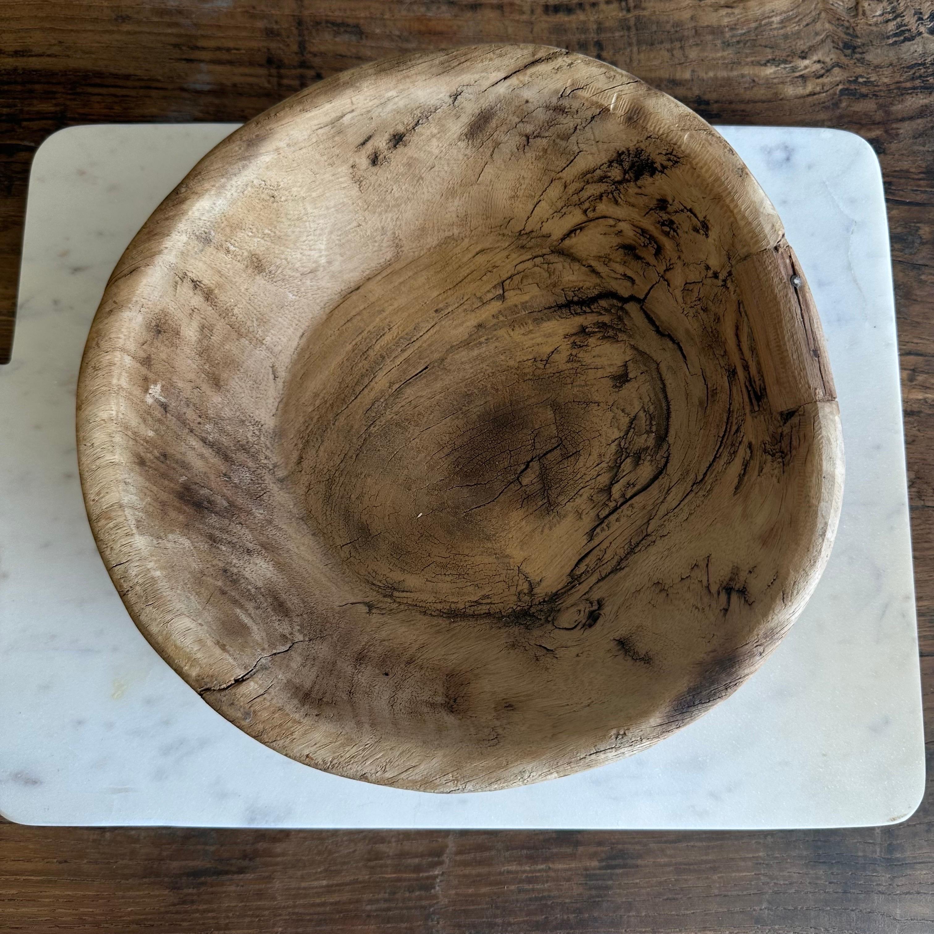 Small Vintage Decorative Wood Bowl 1