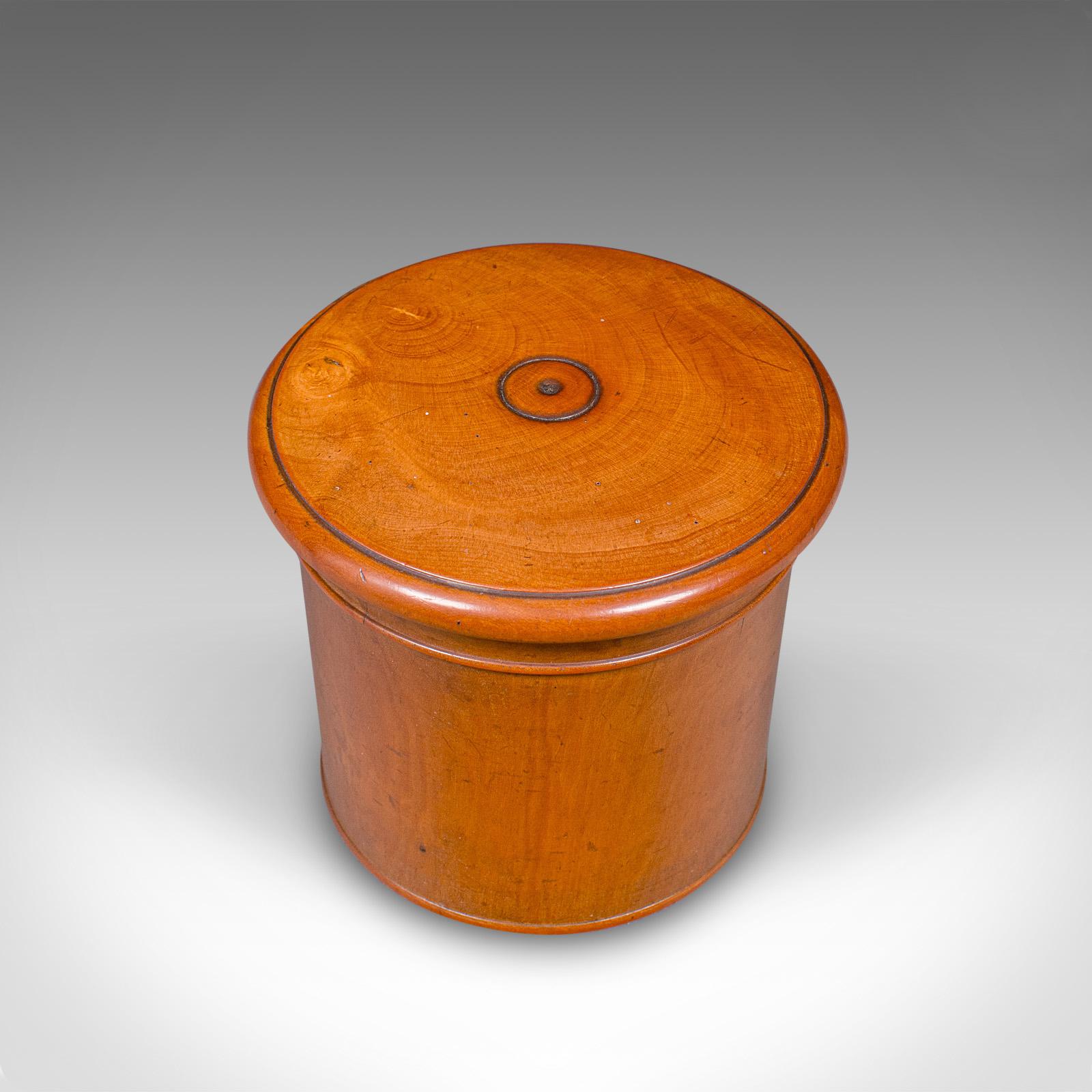 Cèdre Petit pot à dés vintage, anglais, cèdre, jeux, boîte à souvenirs, Treen, Circa 1930 en vente