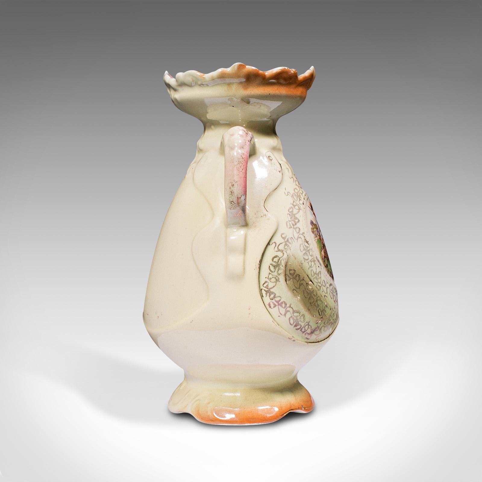 Petit vase d'exposition vintage anglais, céramique, balustre décoratif, vers 1930 Bon état - En vente à Hele, Devon, GB