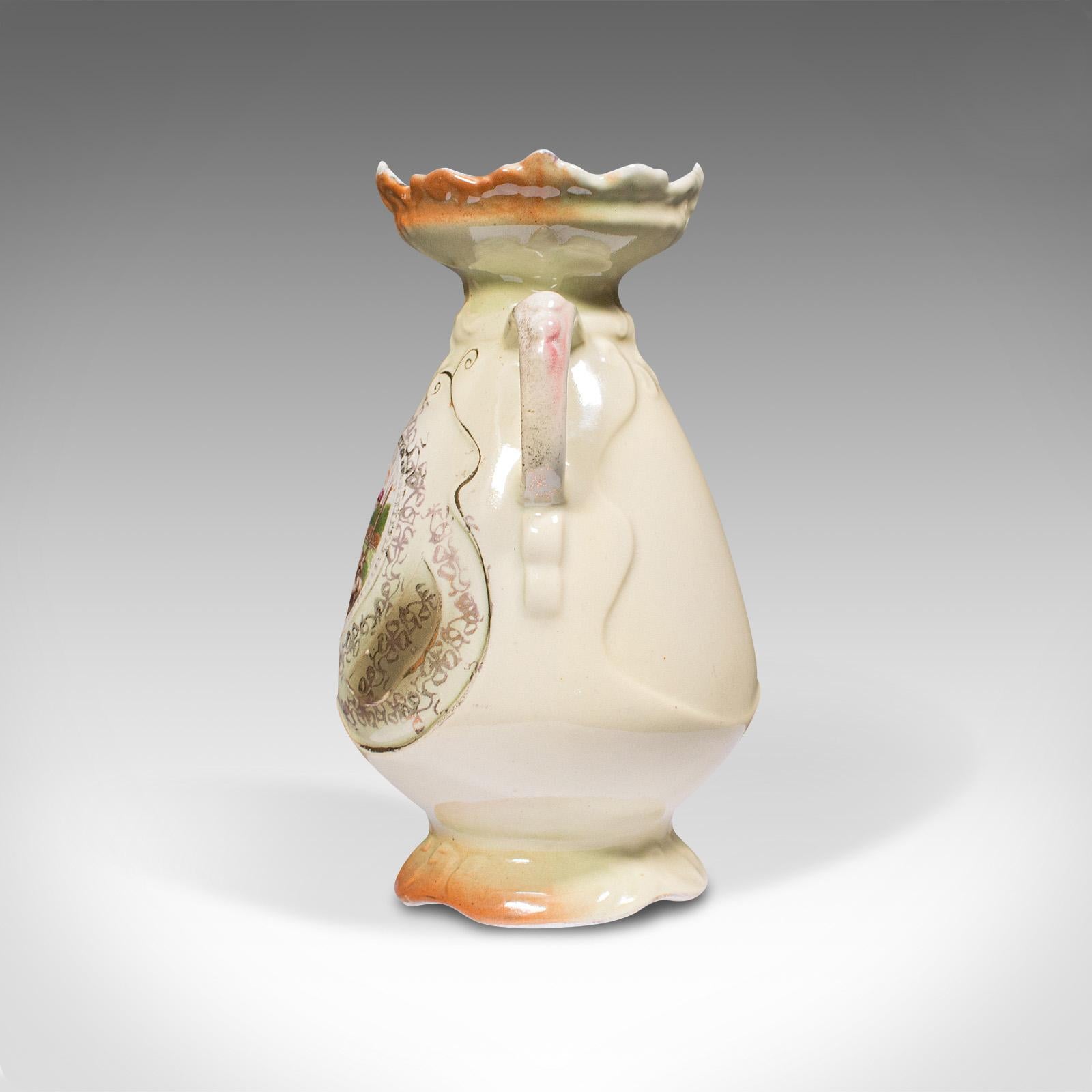 Céramique Petit vase d'exposition vintage anglais, céramique, balustre décoratif, vers 1930 en vente