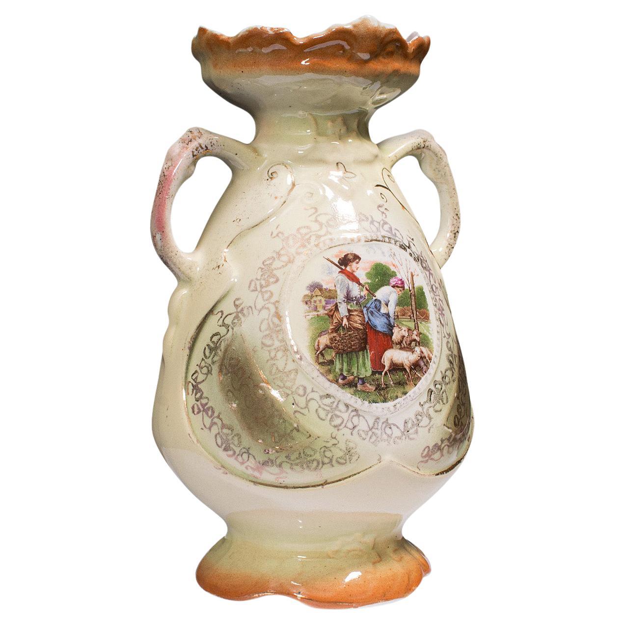 Petit vase d'exposition vintage anglais, céramique, balustre décoratif, vers 1930 en vente