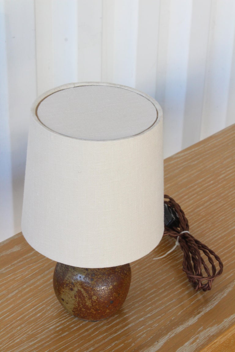 Small Vintage French Ceramic Table Lamp, 1960s For Sale 8