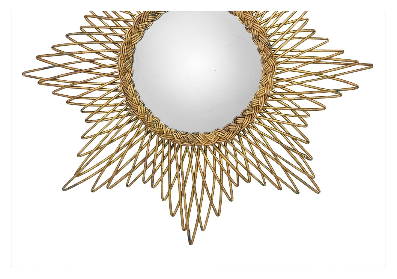 Kleiner französischer konvexer Hexenwandspiegel aus Rattan und Flechtwerk, 1960er im Zustand „Gut“ im Angebot in Paris, FR